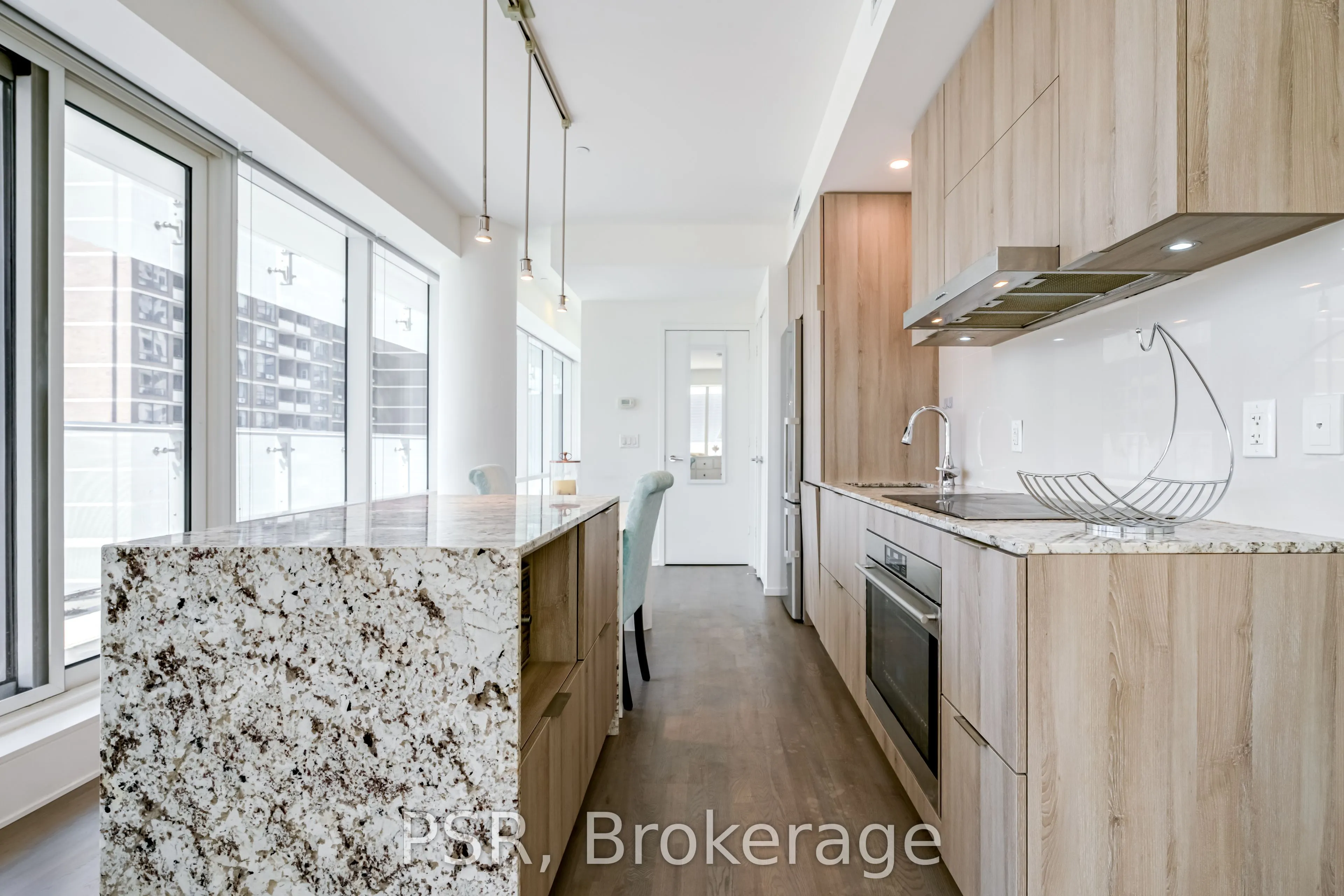 1 Bloor Street E, #410