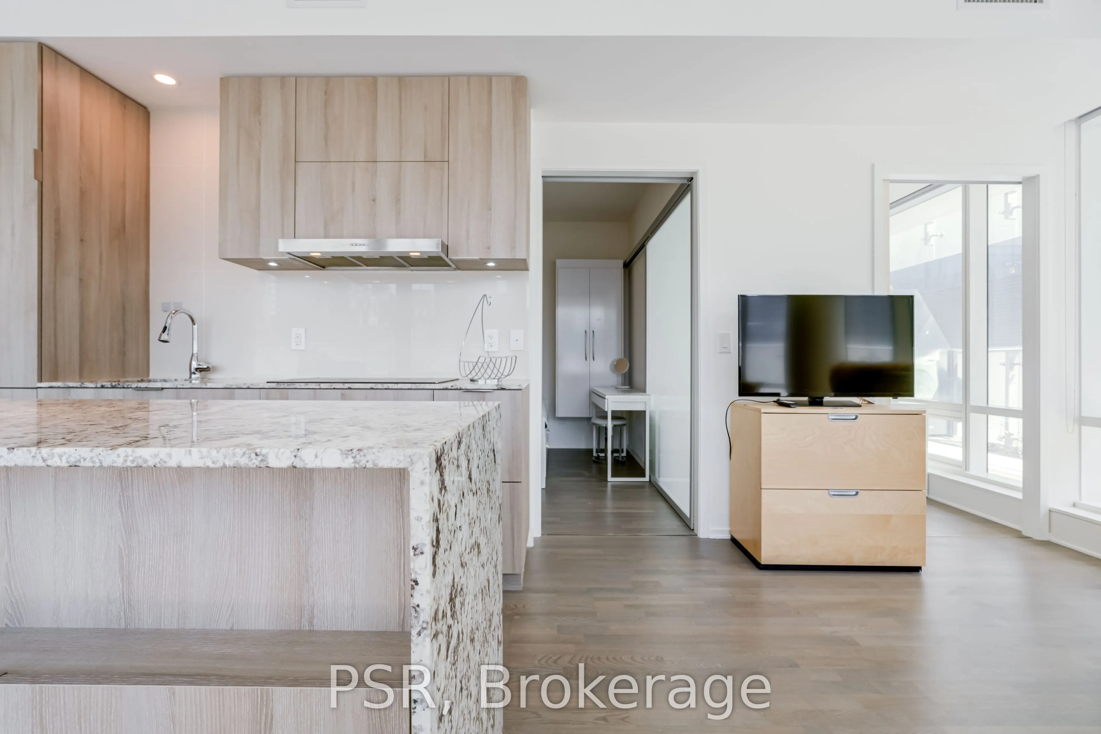 1 Bloor Street E, #410