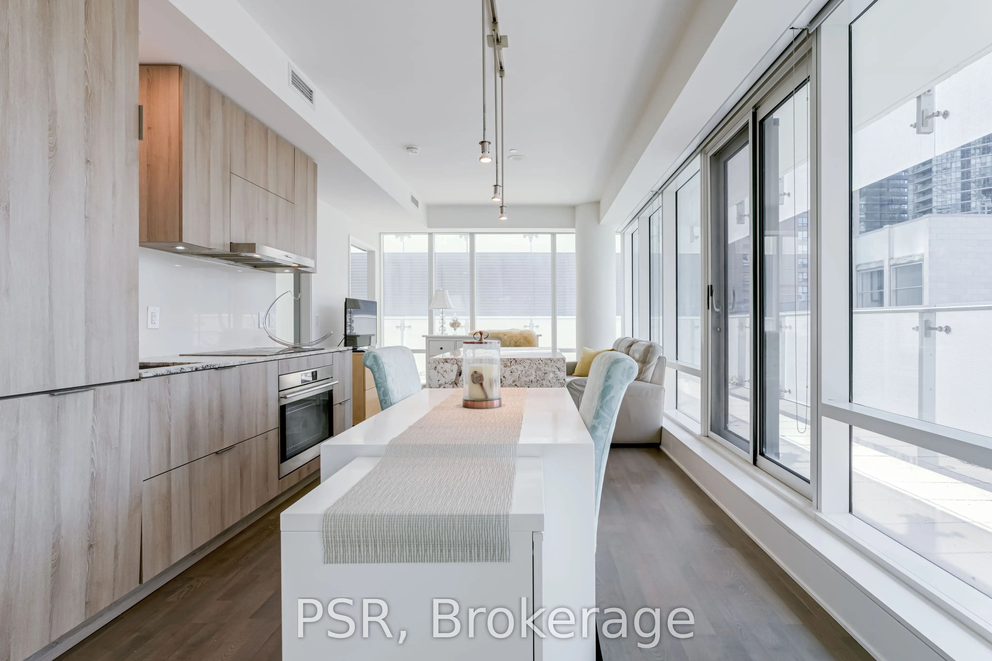 1 Bloor Street E, #410