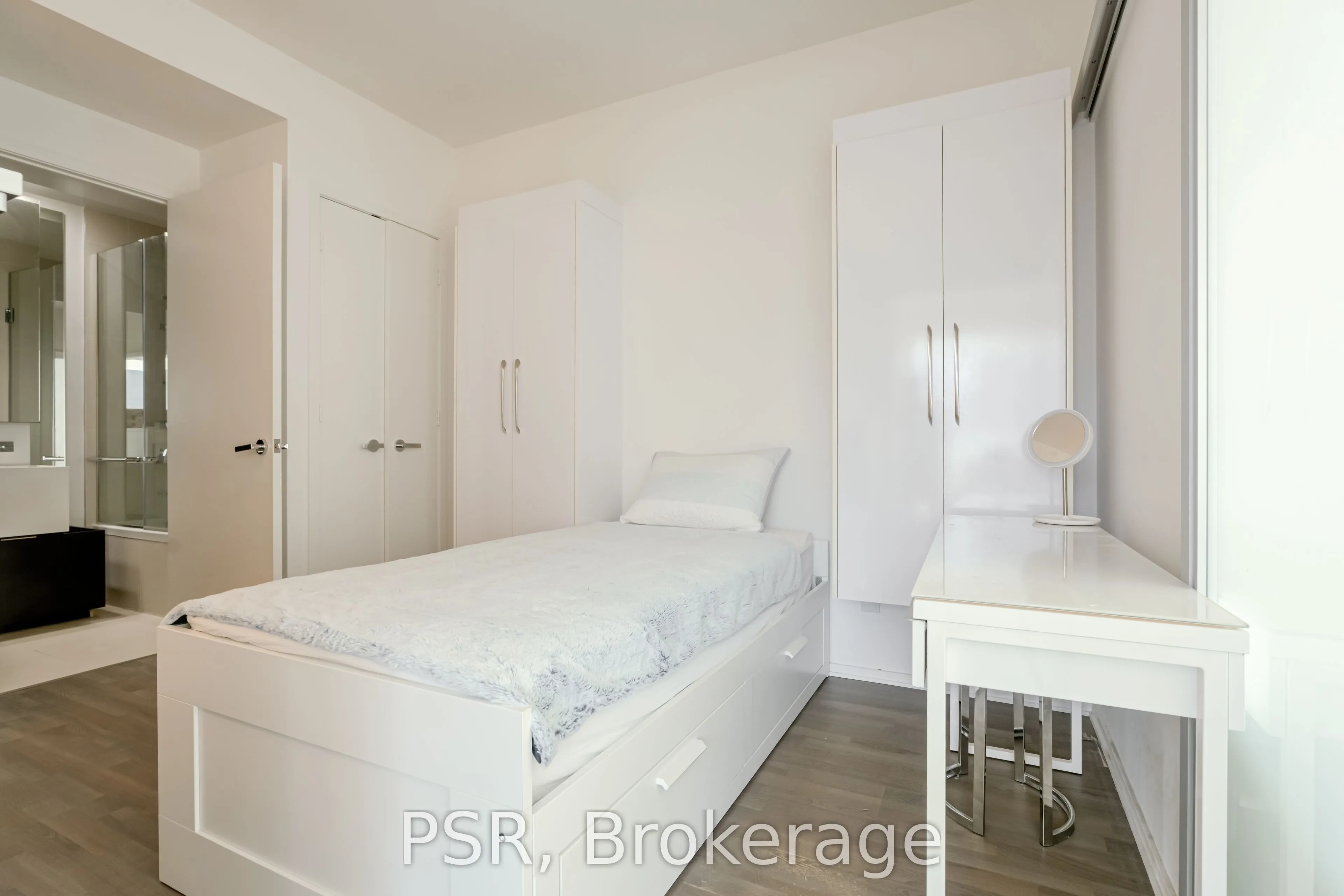 1 Bloor Street E, #410