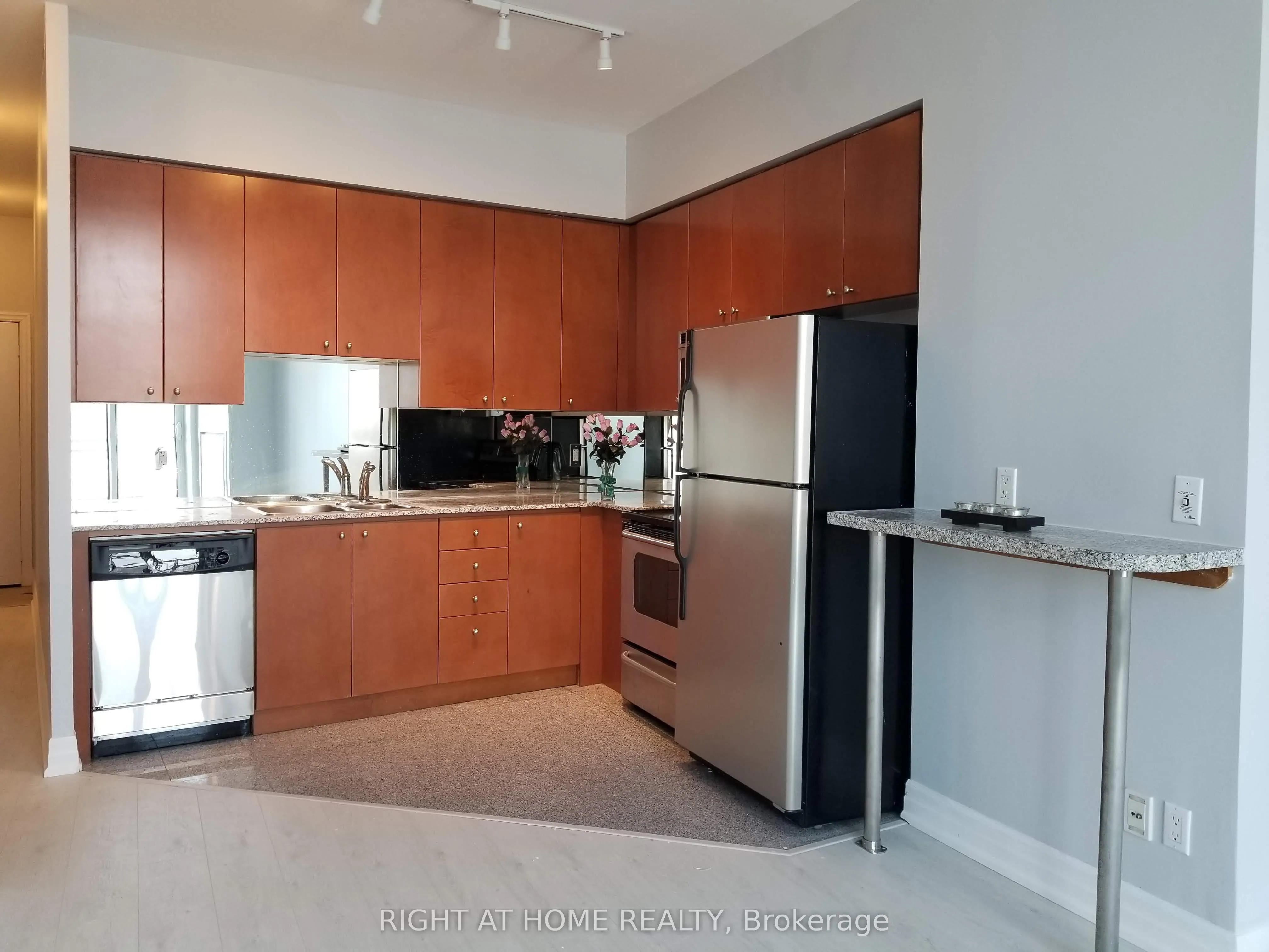 8 Scollard Street, #PH207