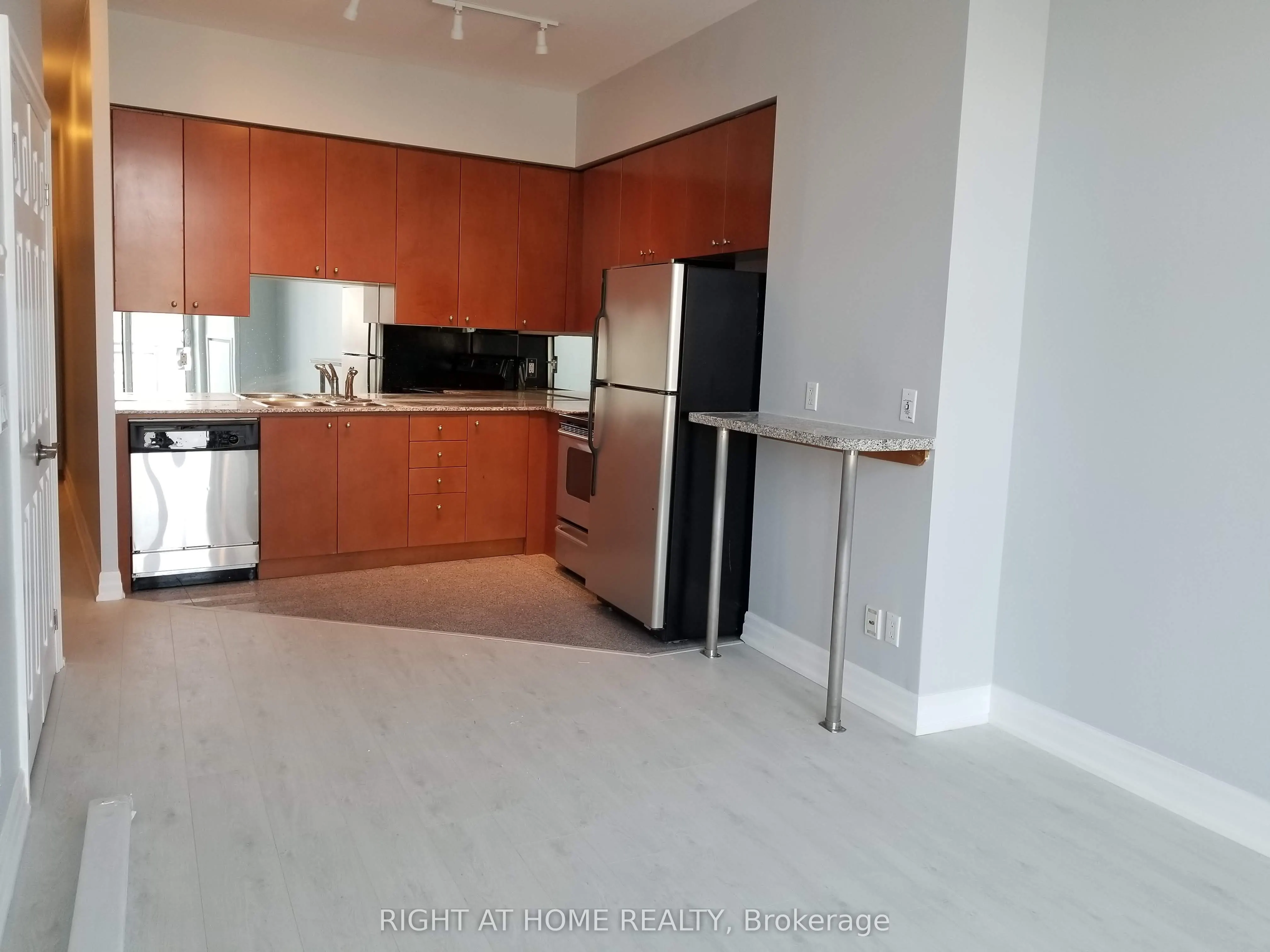 8 Scollard Street, #PH207