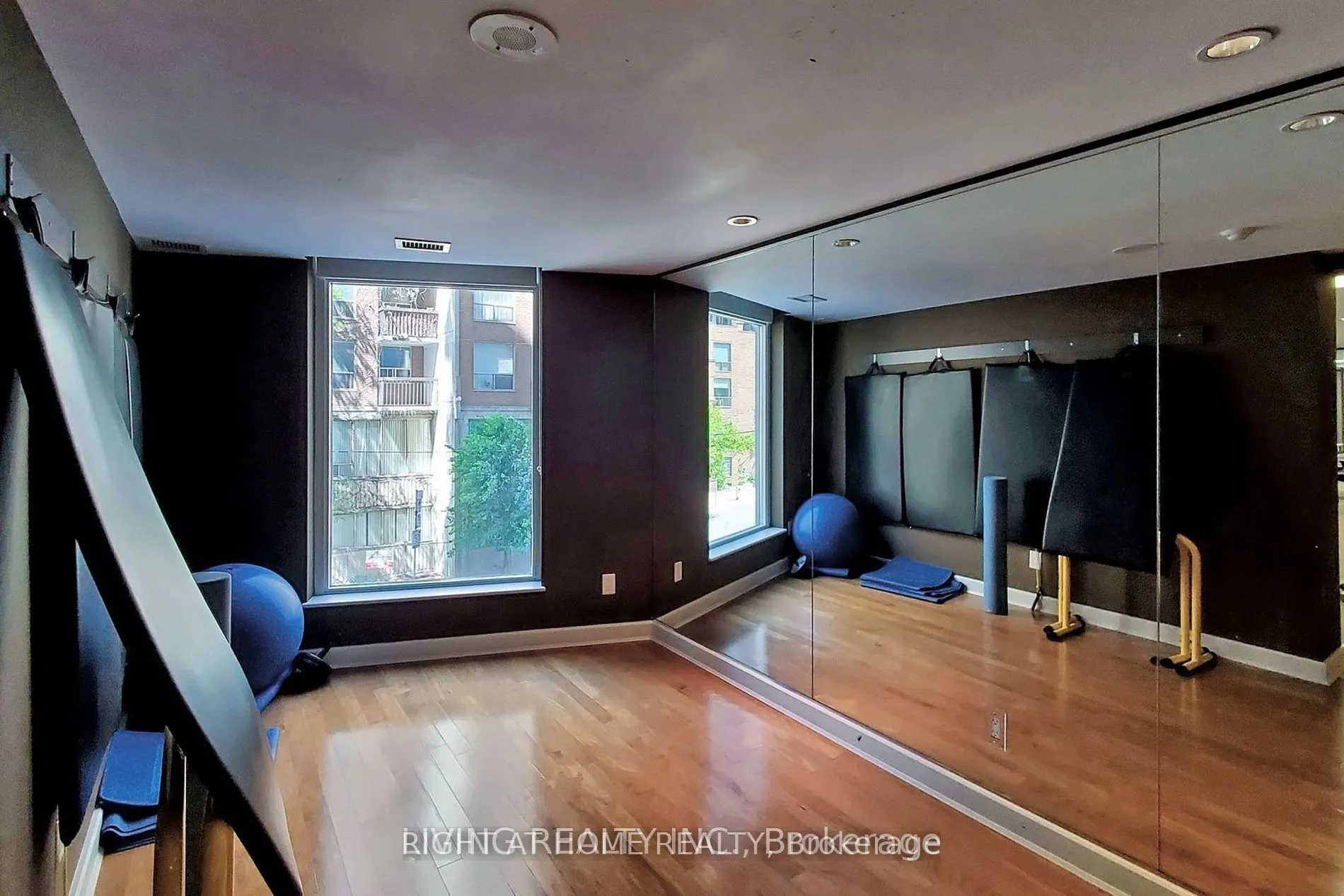 8 Scollard Street, #PH207