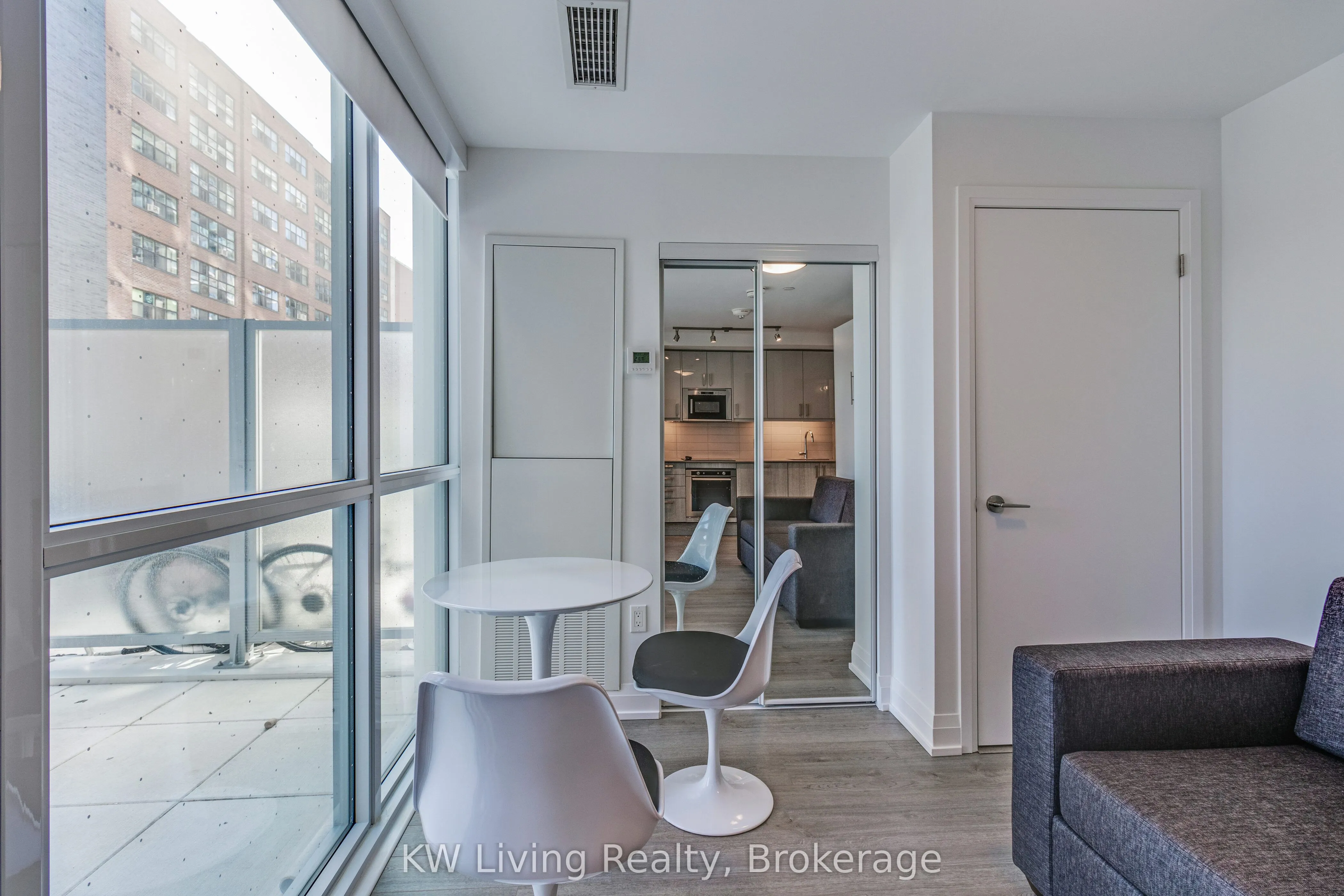 77 Mutual Street, #304