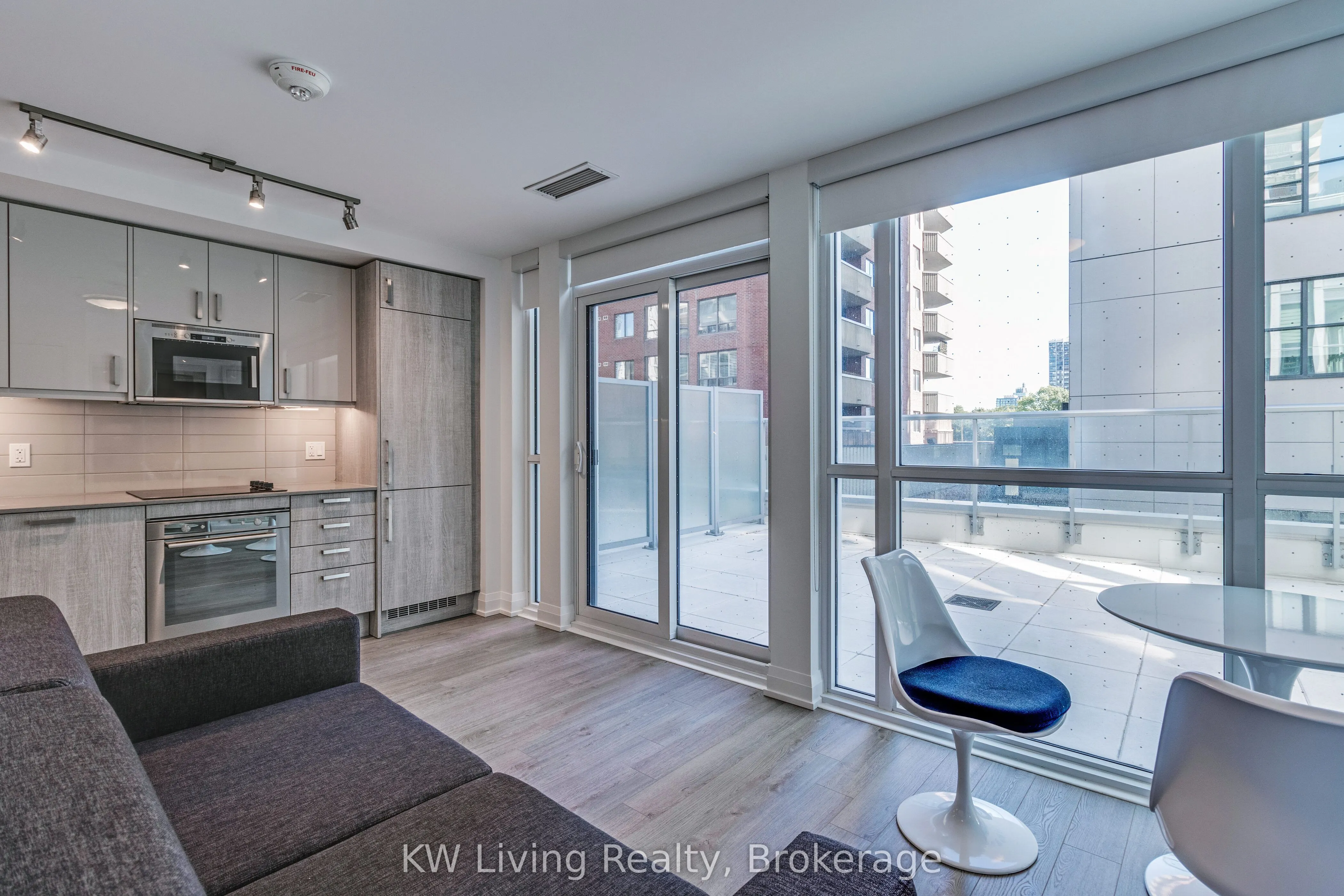 77 Mutual Street, #304