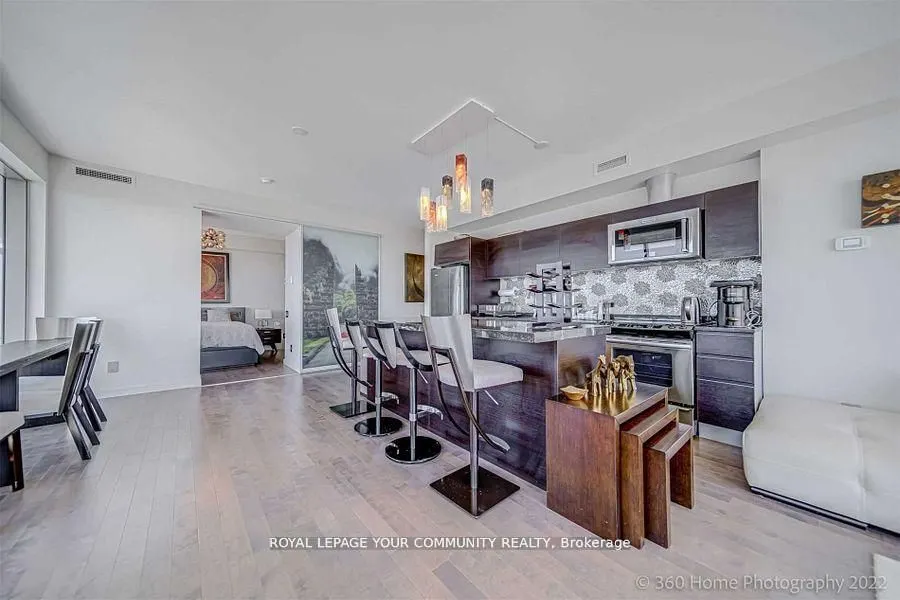 70 Distillery Lane, #3606