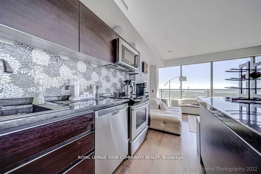 70 Distillery Lane, #3606