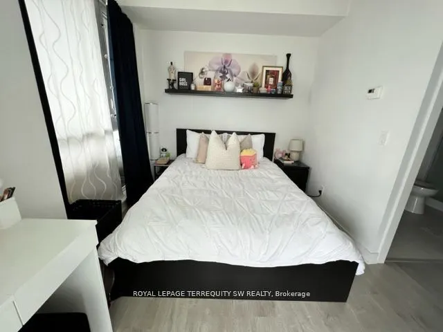 199 Richmond Street W, #2202