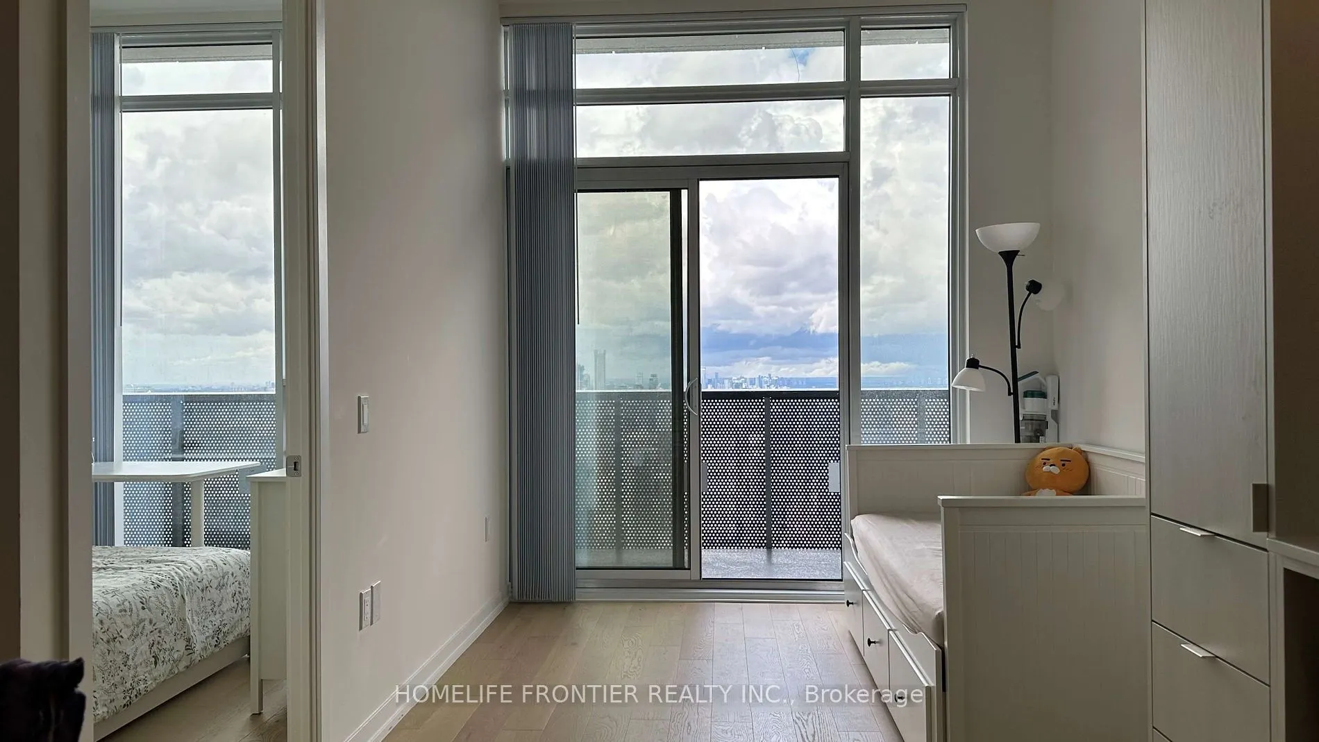 138 Downes Street, #Ph102