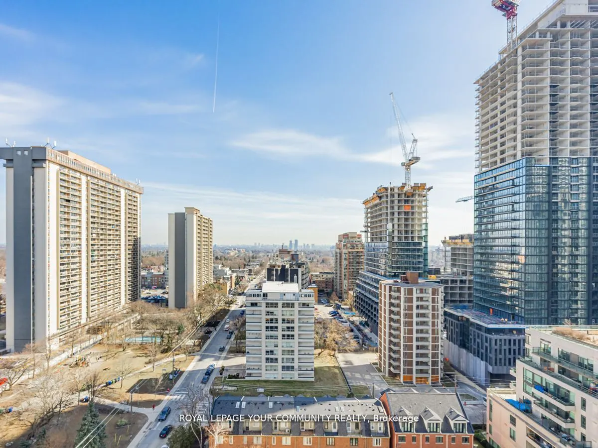 101 Erskine Avenue, #1402