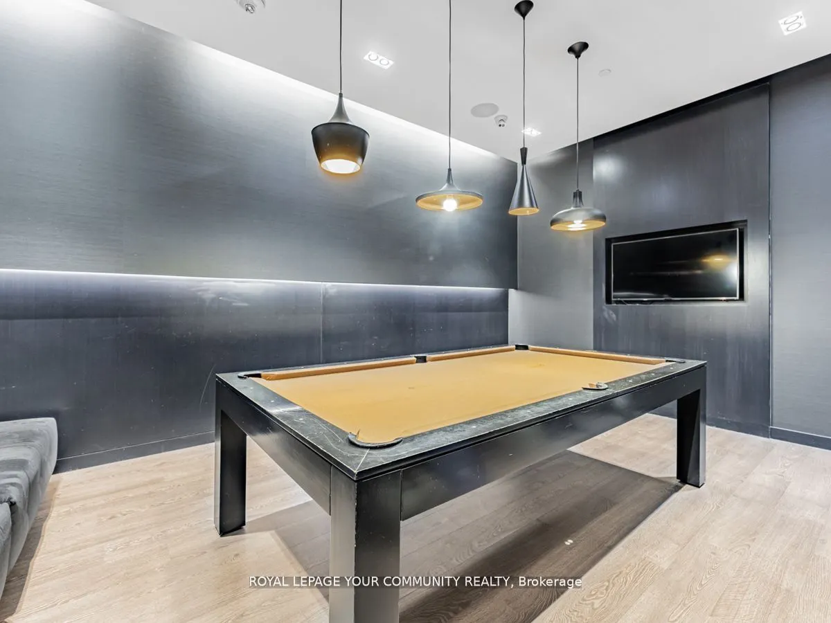 101 Erskine Avenue, #1402