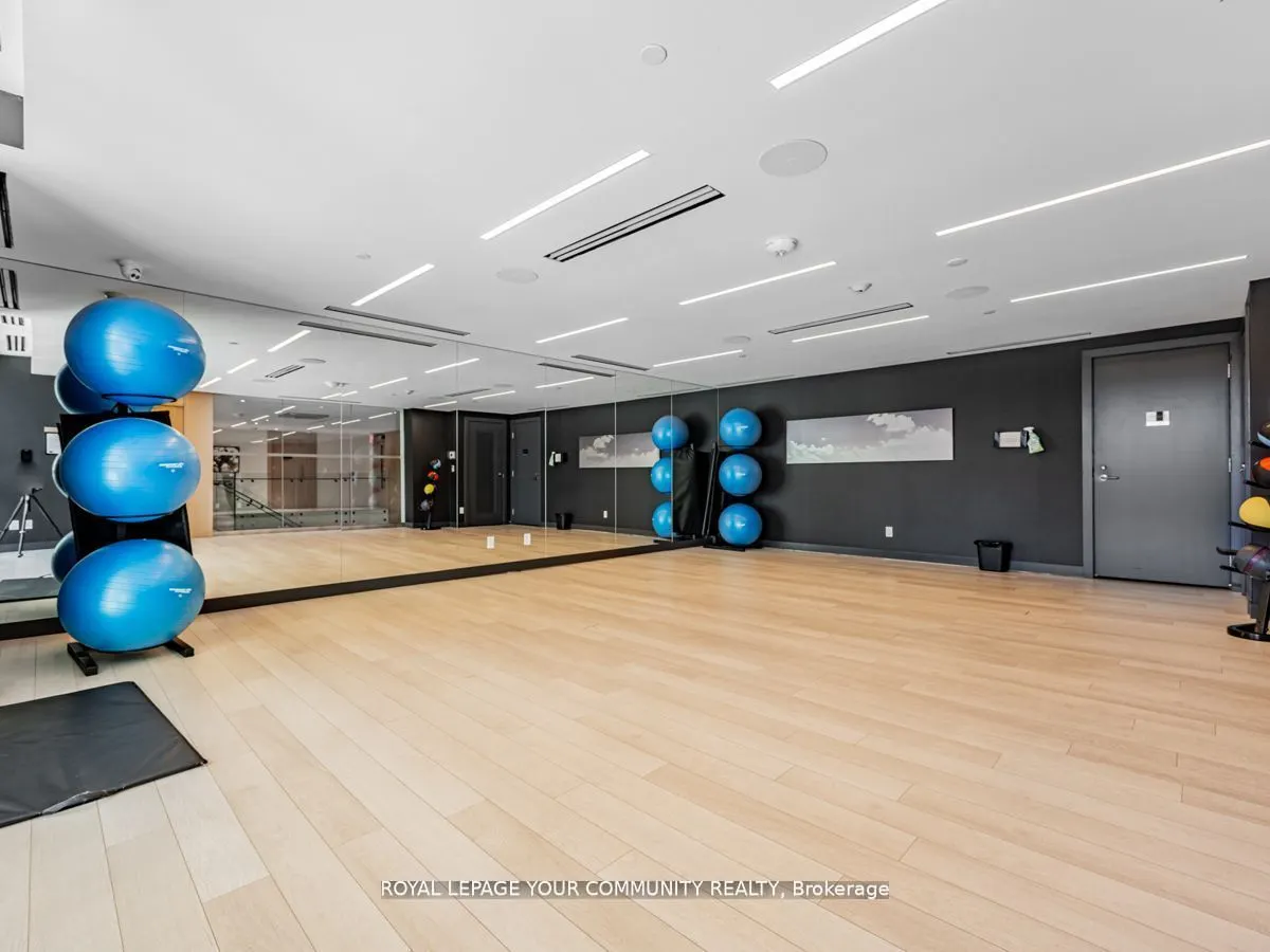 101 Erskine Avenue, #1402