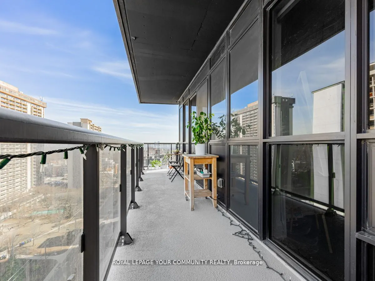 101 Erskine Avenue, #1402