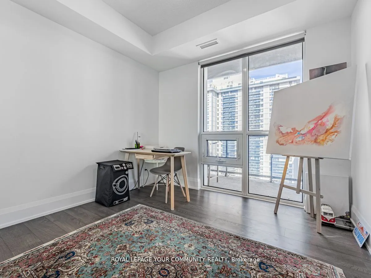 101 Erskine Avenue, #1402
