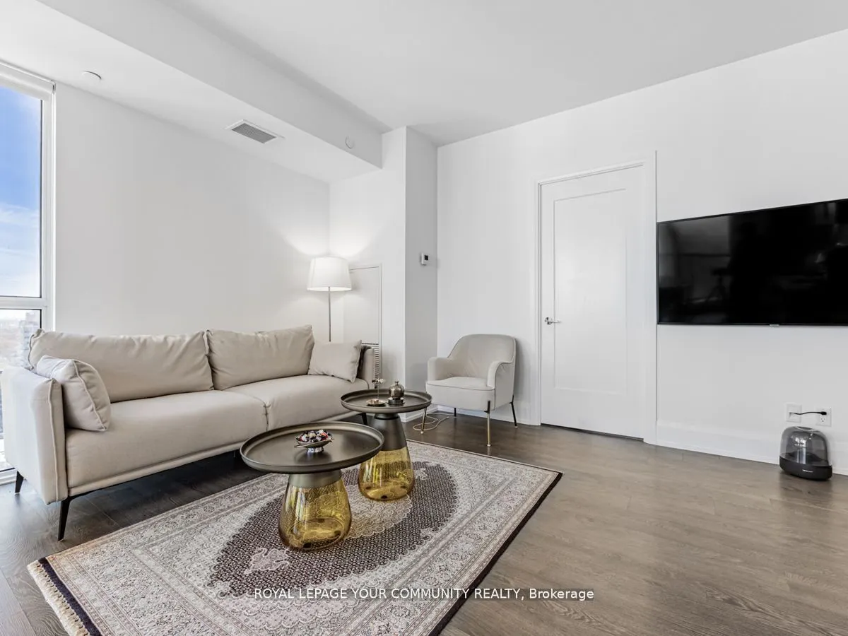 101 Erskine Avenue, #1402