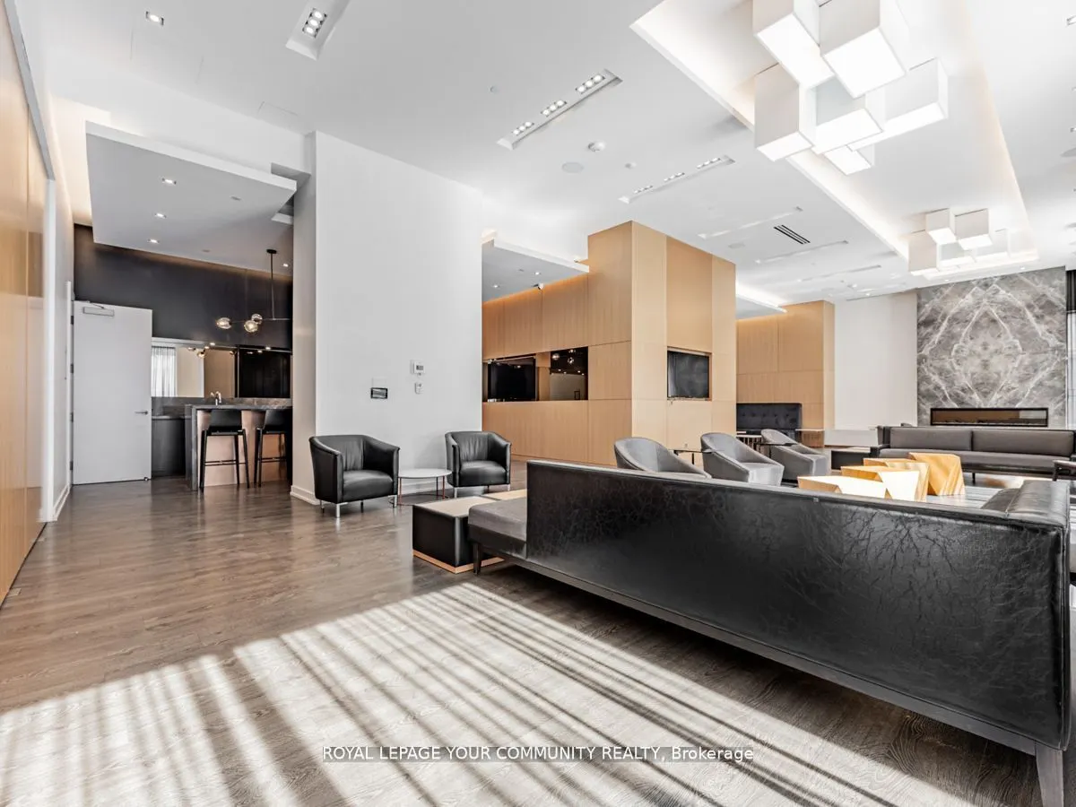 101 Erskine Avenue, #1402