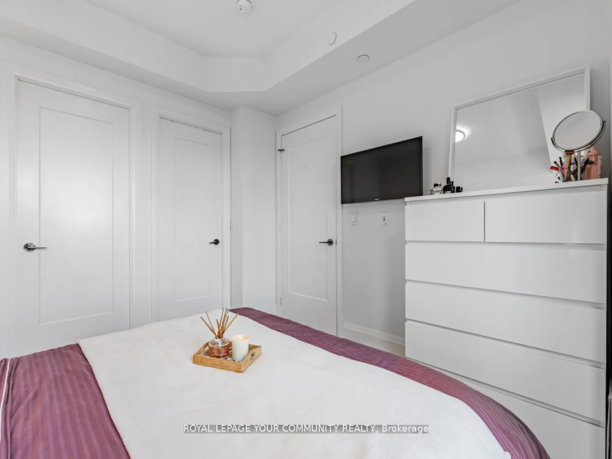 101 Erskine Avenue, #1402