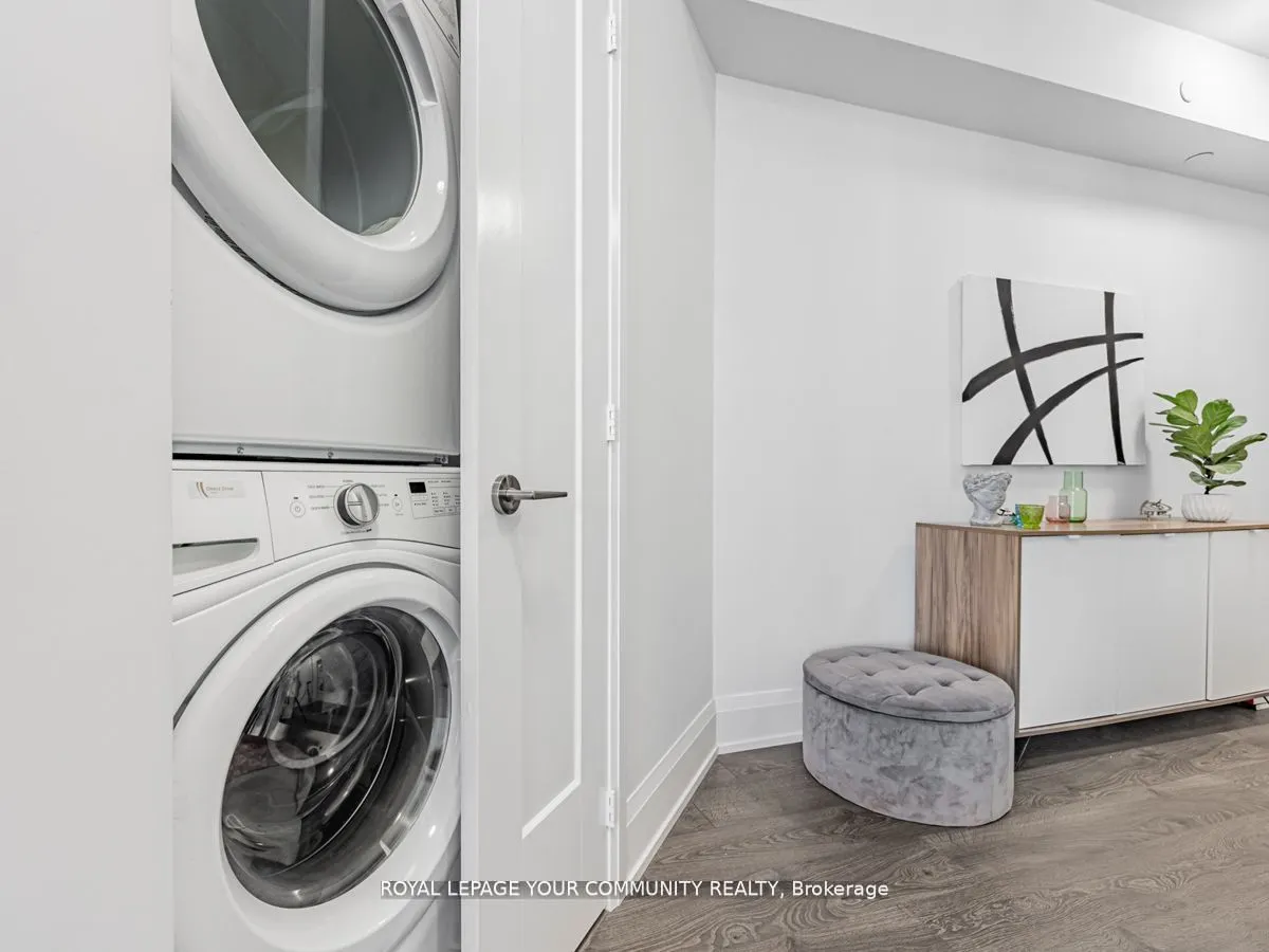 101 Erskine Avenue, #1402
