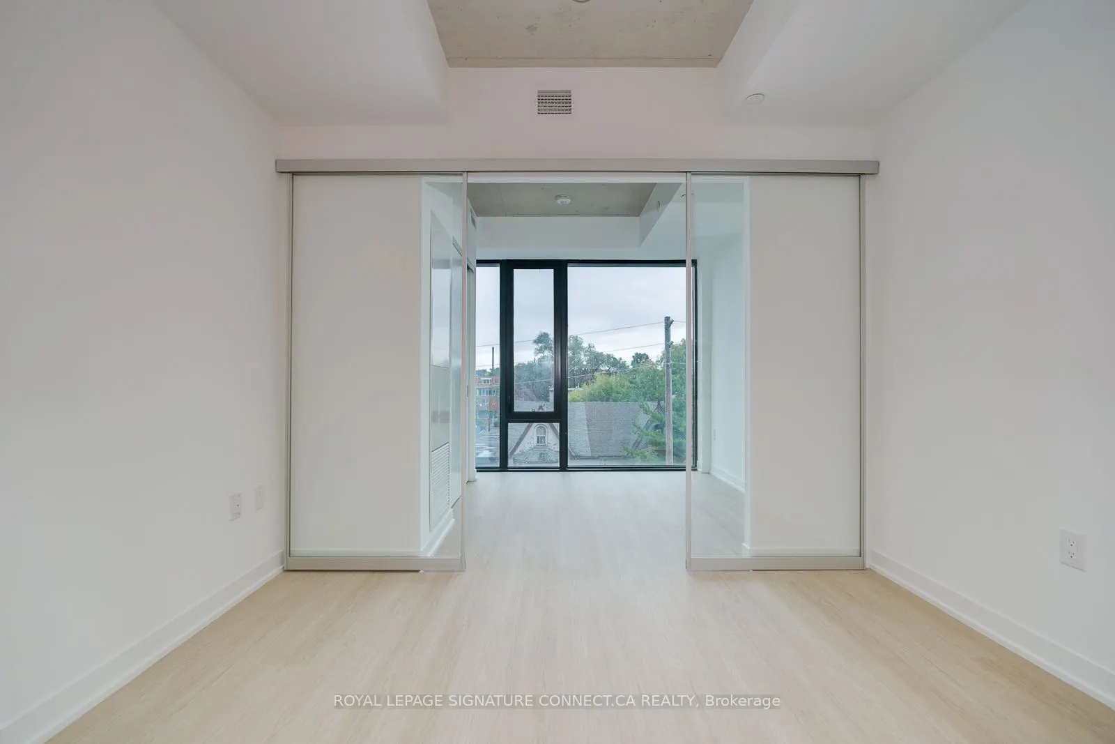 195 McCaul Street, #304
