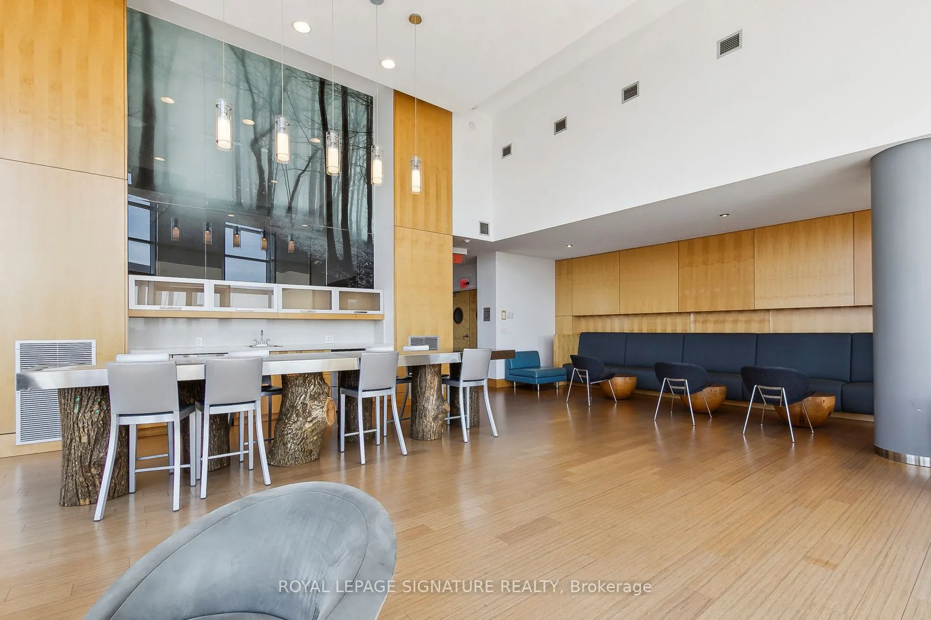2885 Bayview Avenue, #233