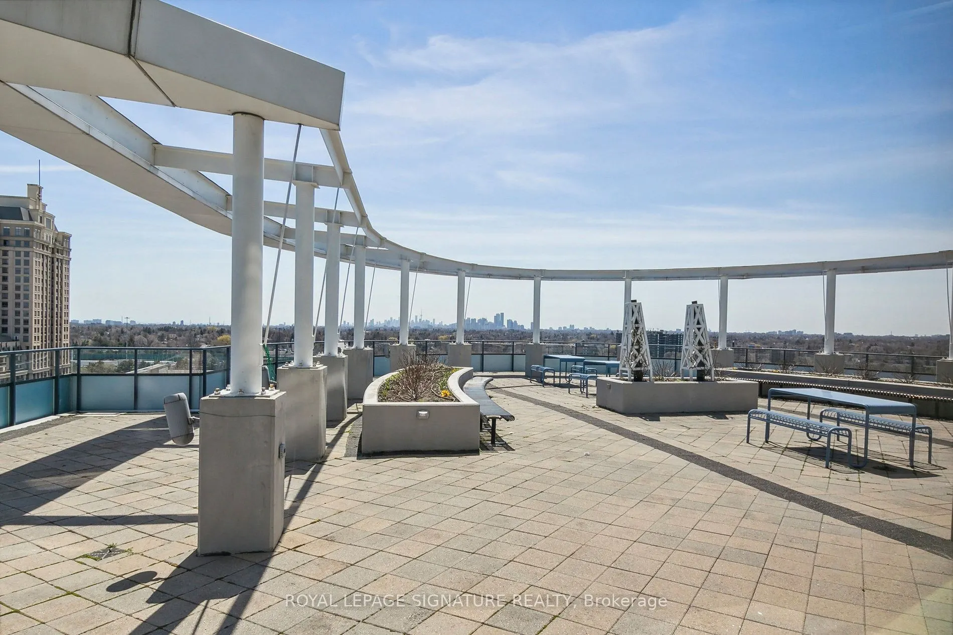 2885 Bayview Avenue, #233