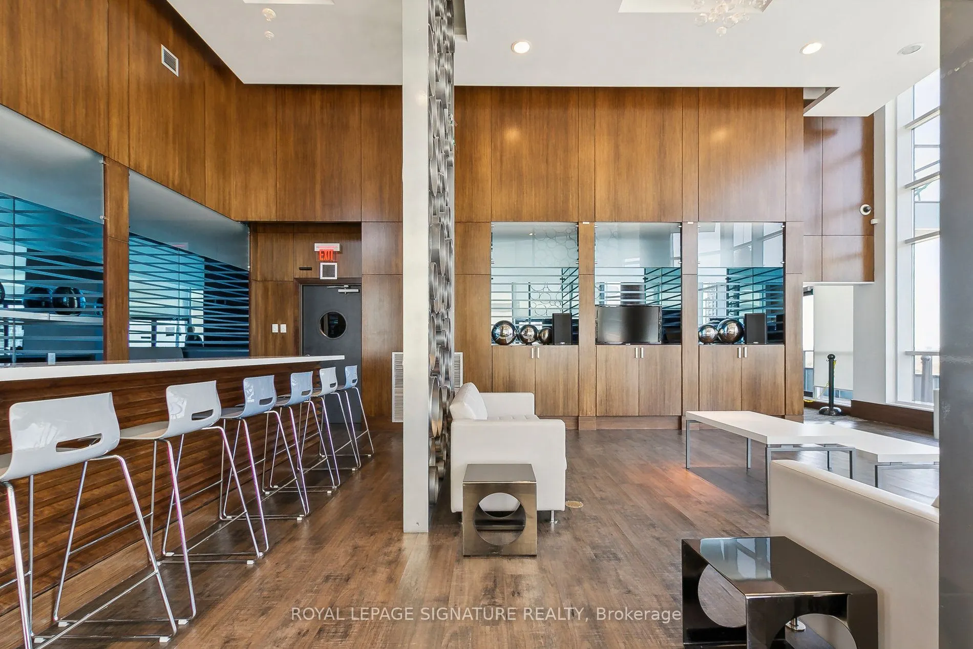 2885 Bayview Avenue, #233