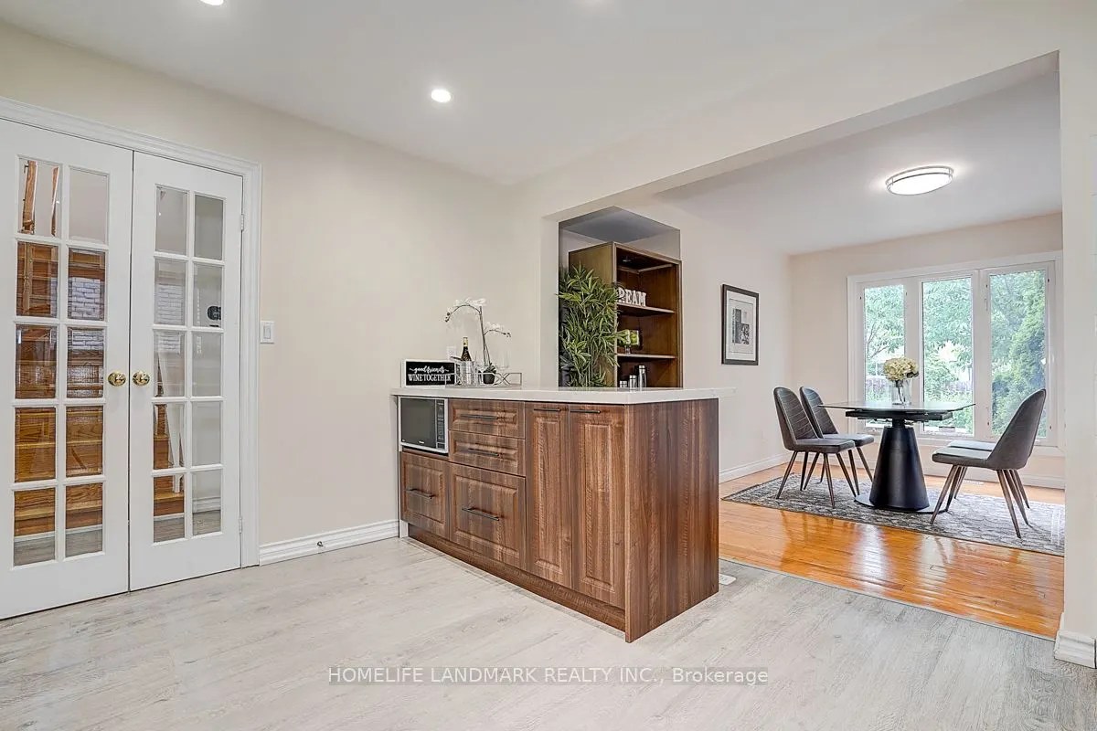 89 Whitehorn Crescent