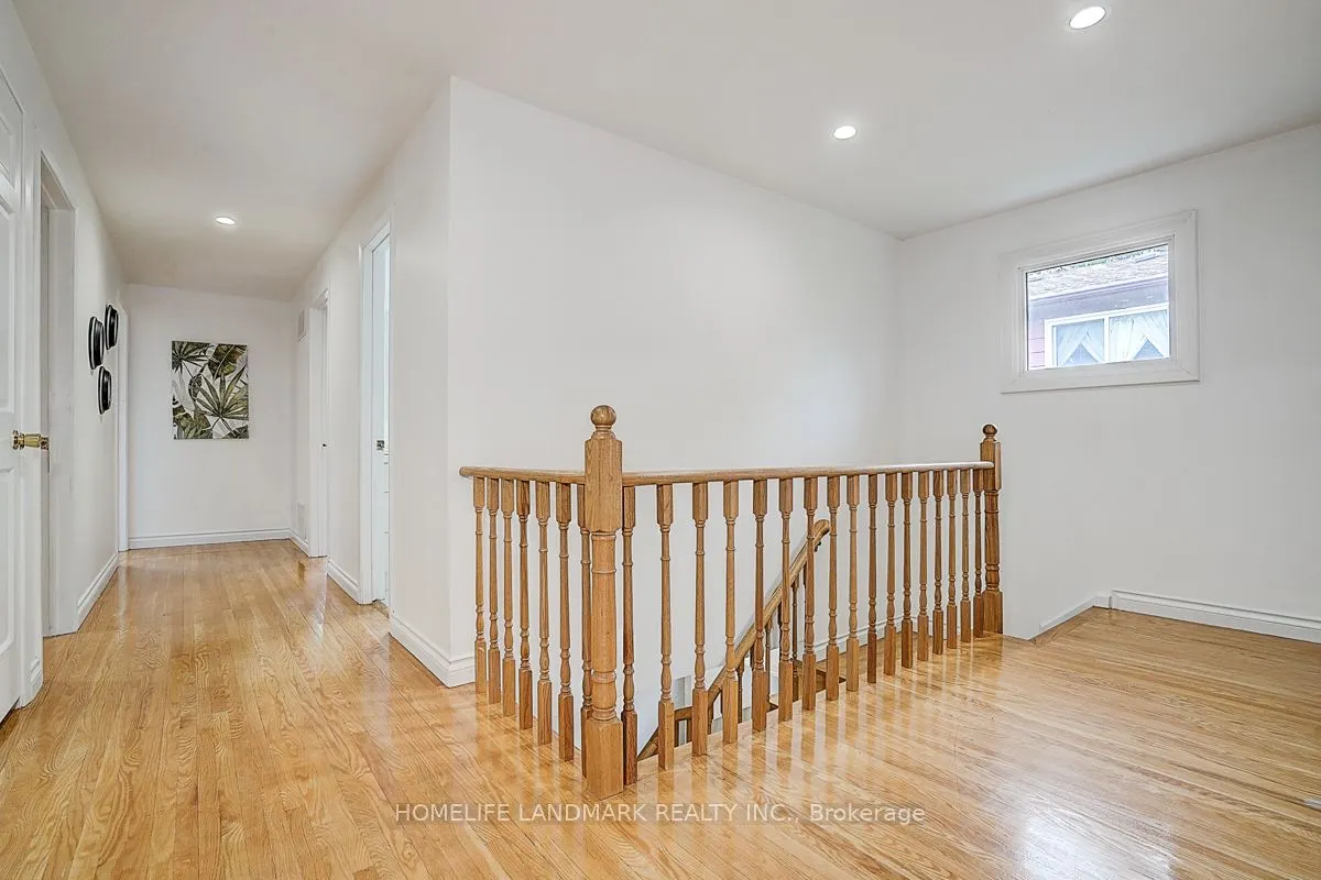 89 Whitehorn Crescent
