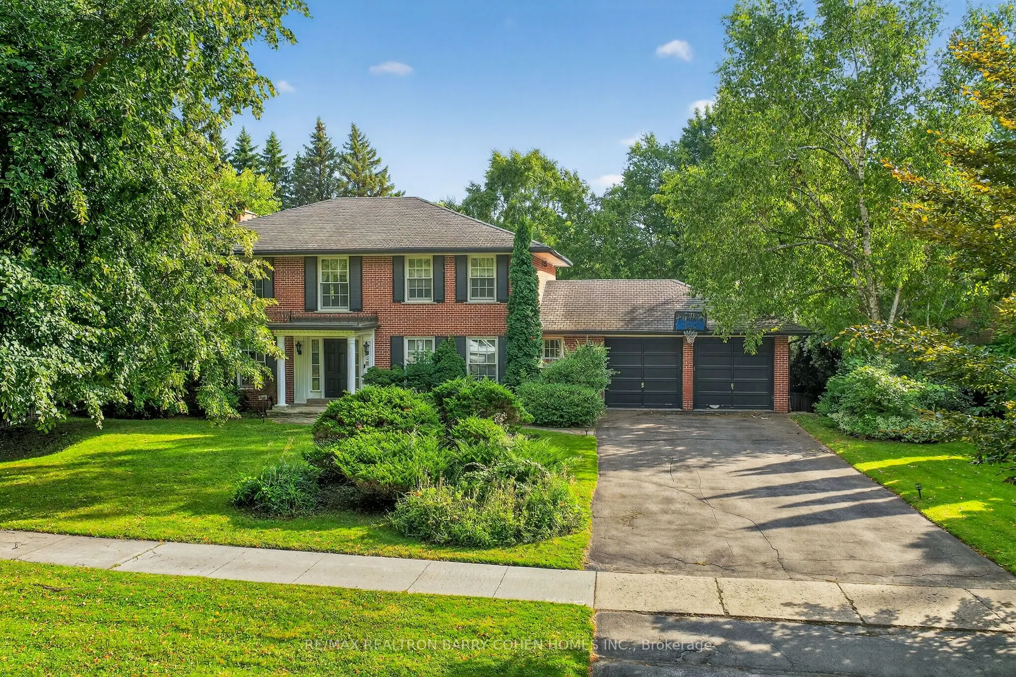 11 Tudor Gate