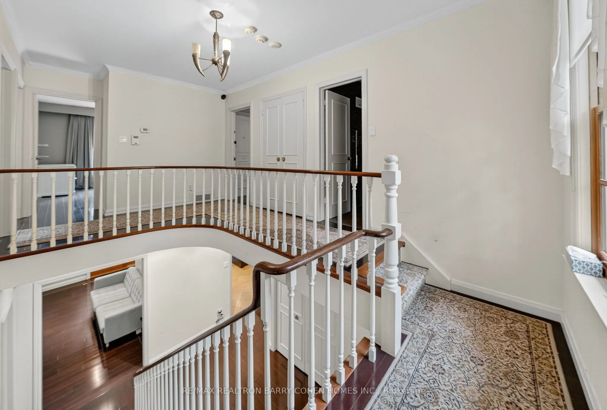 11 Tudor Gate
