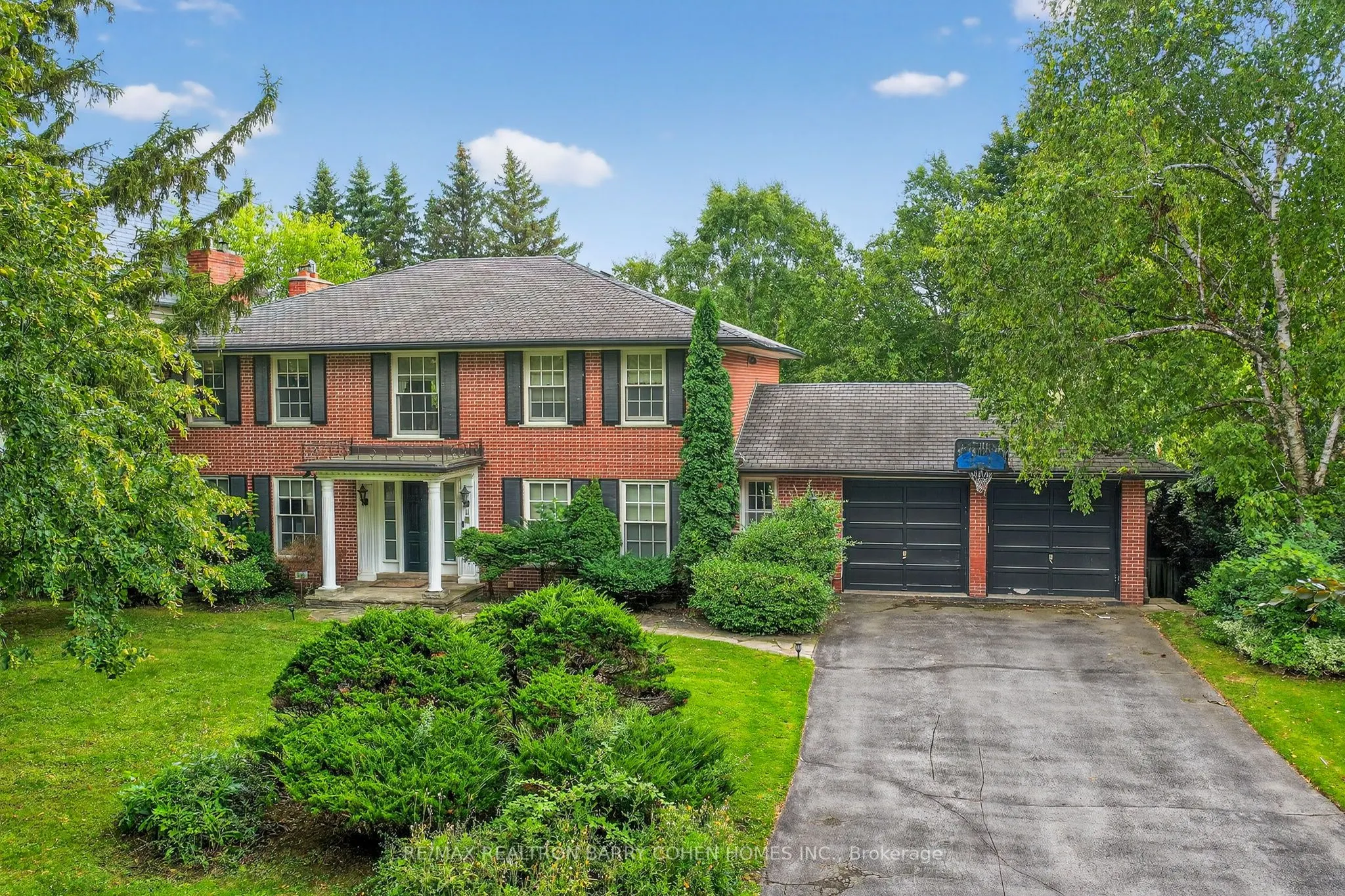 11 Tudor Gate