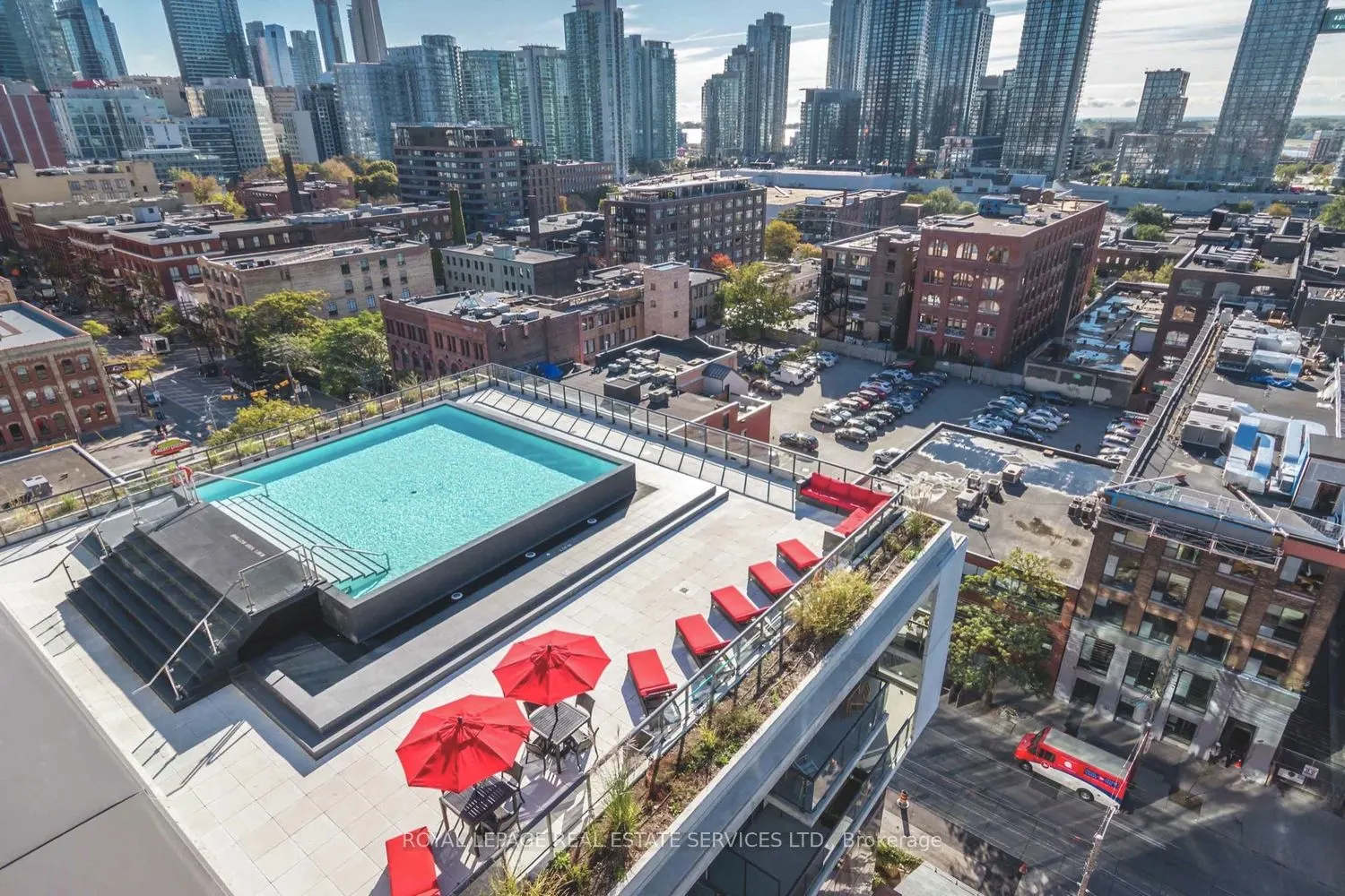 560 King Street W, #417