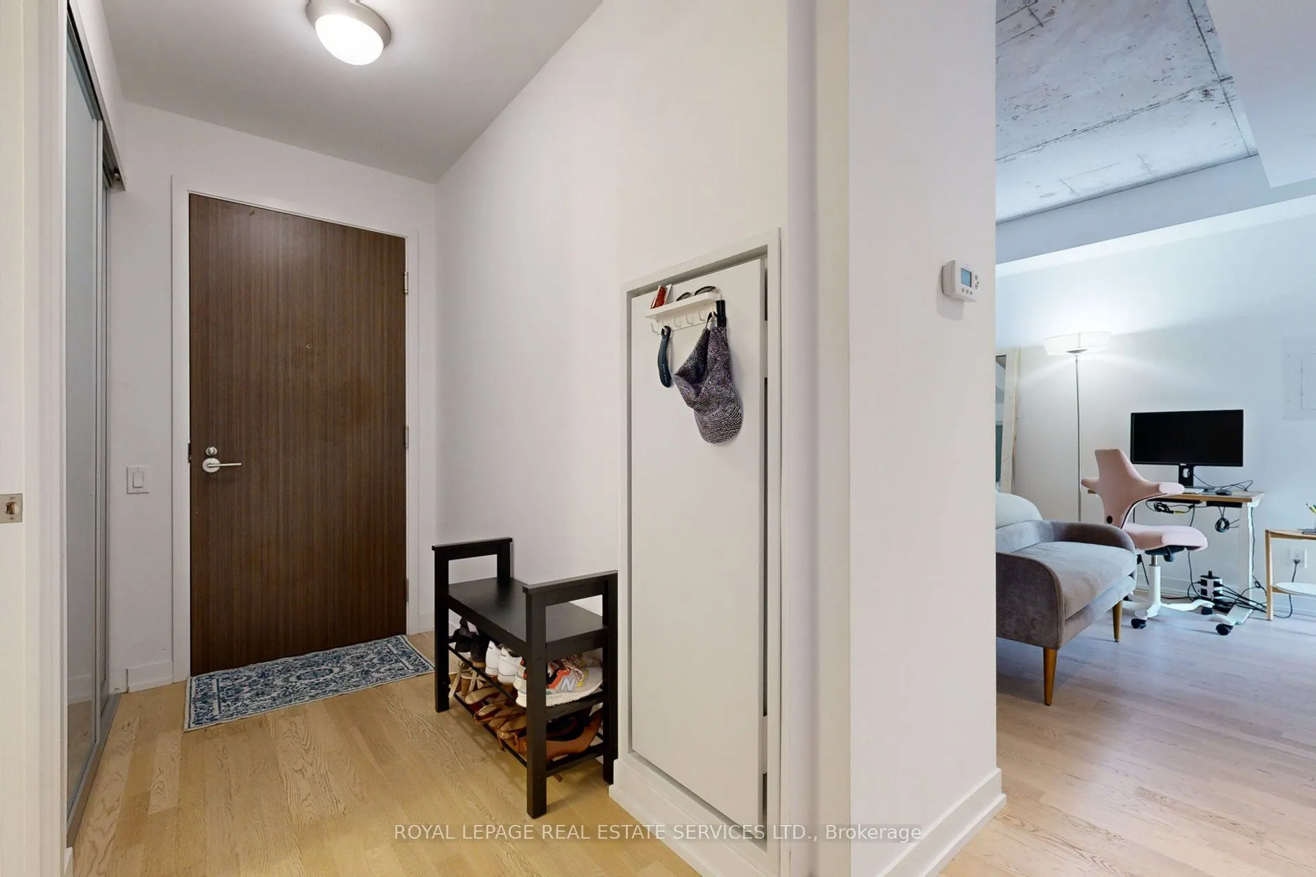 560 King Street W, #417
