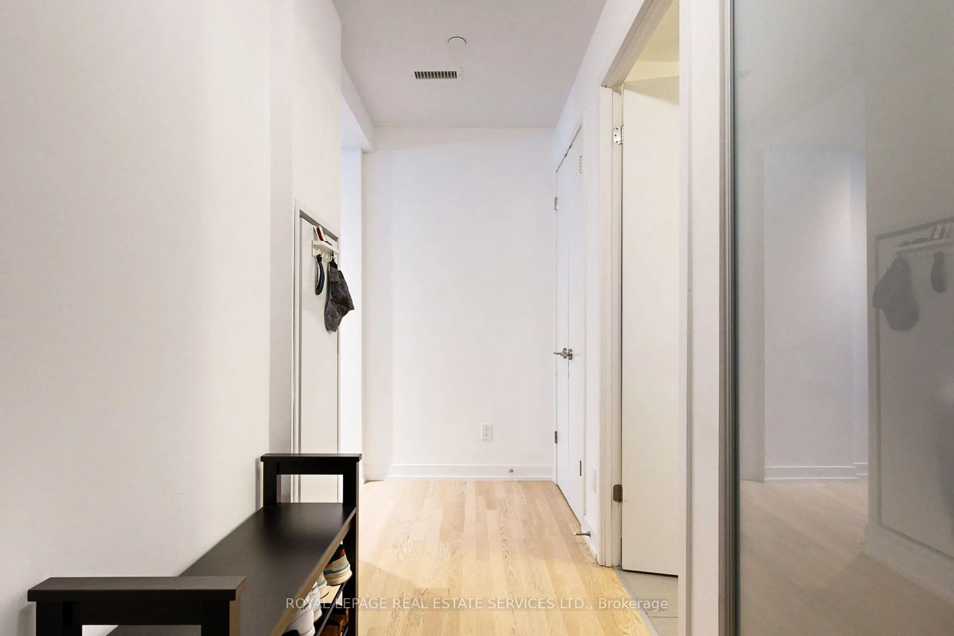 560 King Street W, #417