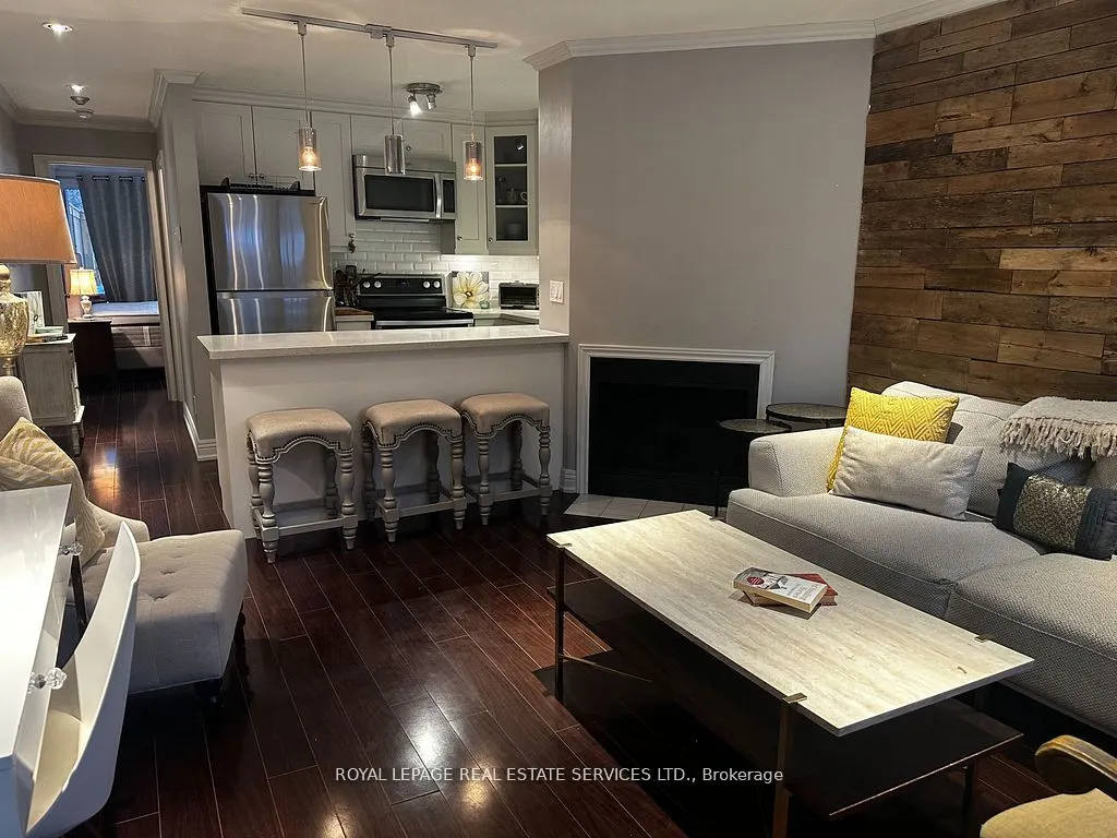 608A Wellington Street W, #5