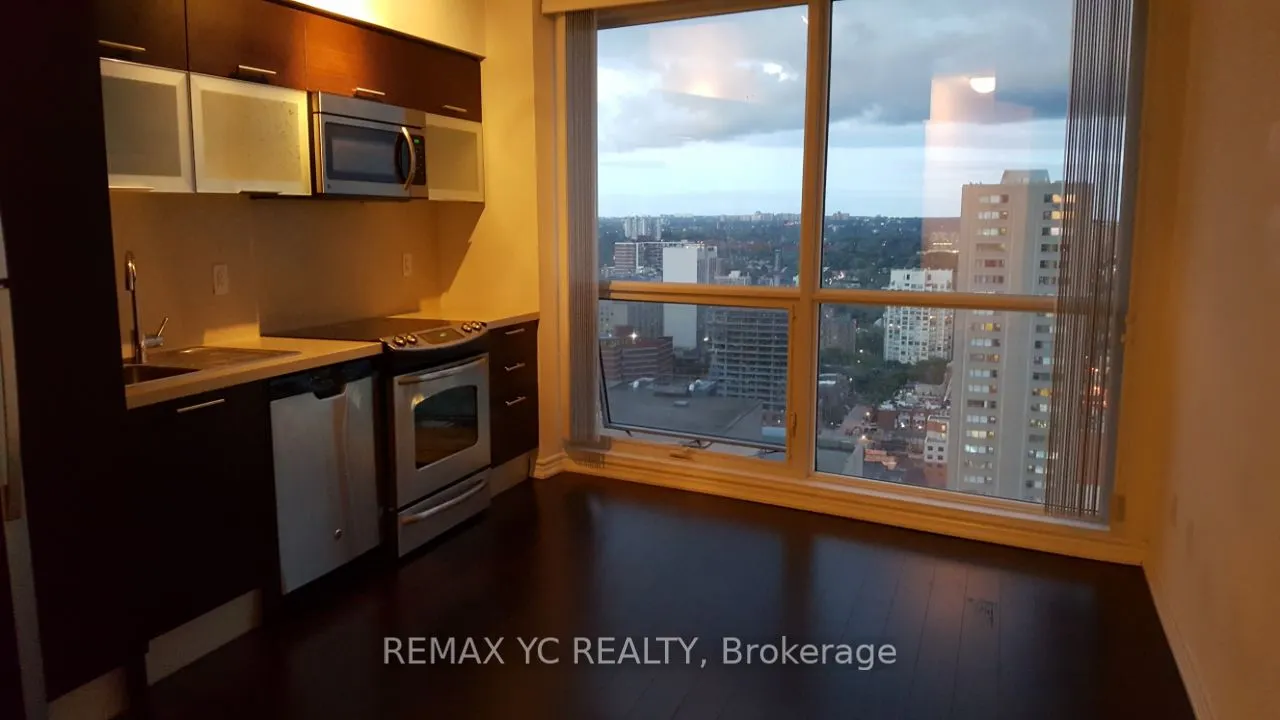 386 Yonge Street, #2806