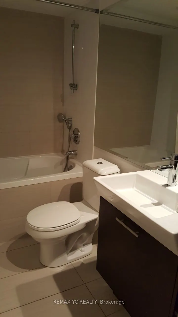 386 Yonge Street, #2806