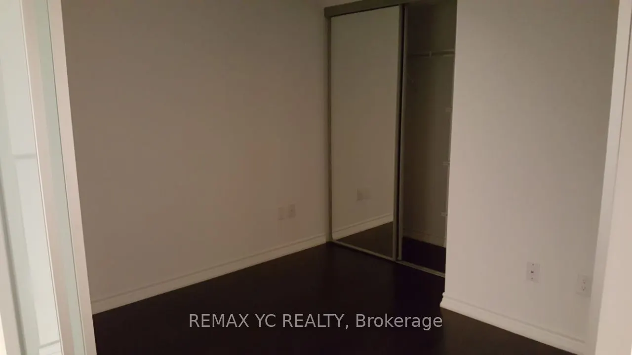 386 Yonge Street, #2806