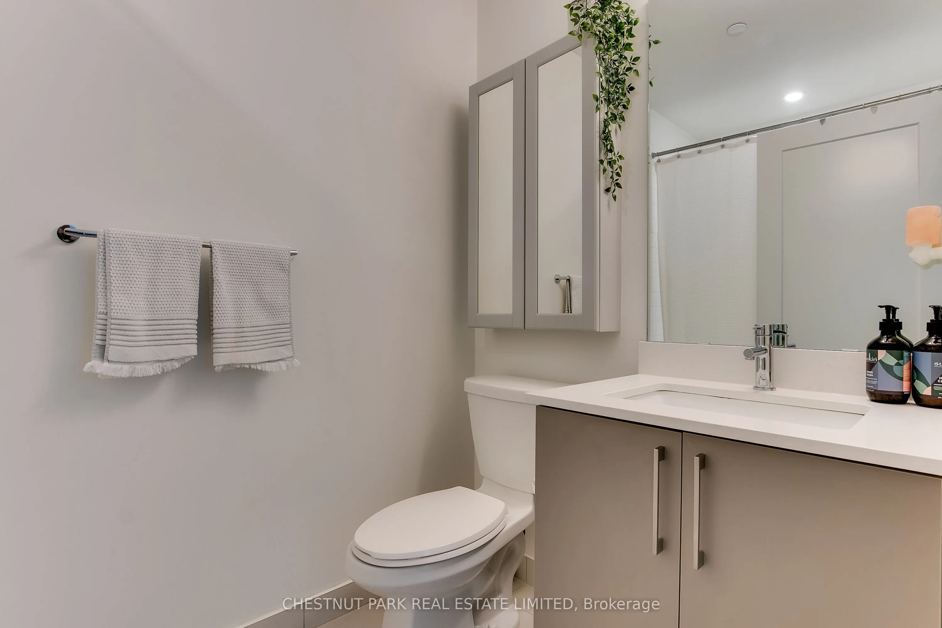 576 Front Street W, #1619