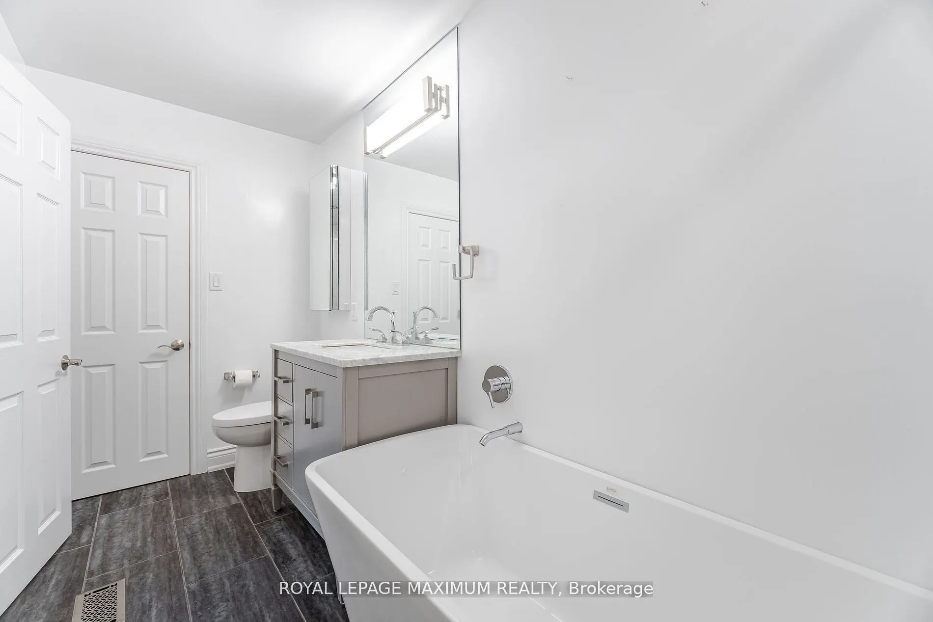 90 George Henry Boulevard, #17