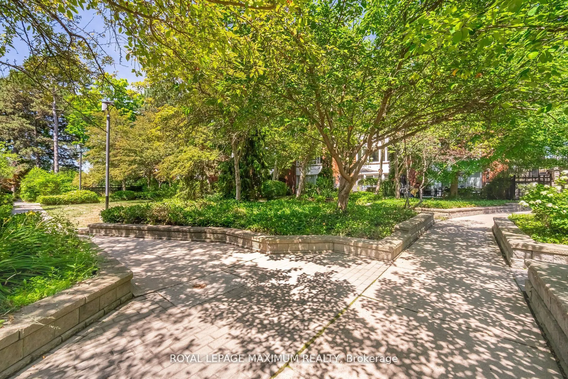 90 George Henry Boulevard, #17