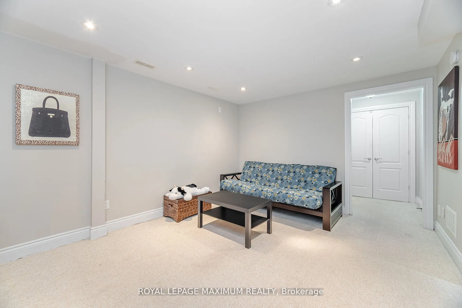 90 George Henry Boulevard, #17