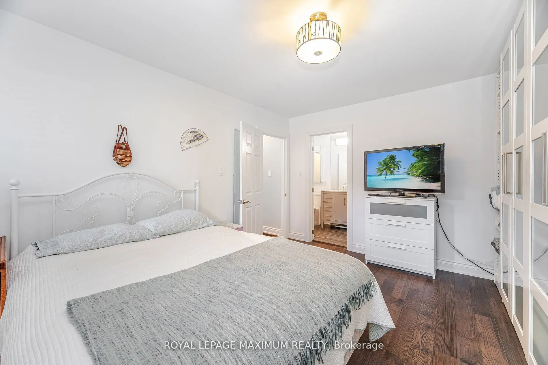 90 George Henry Boulevard, #17