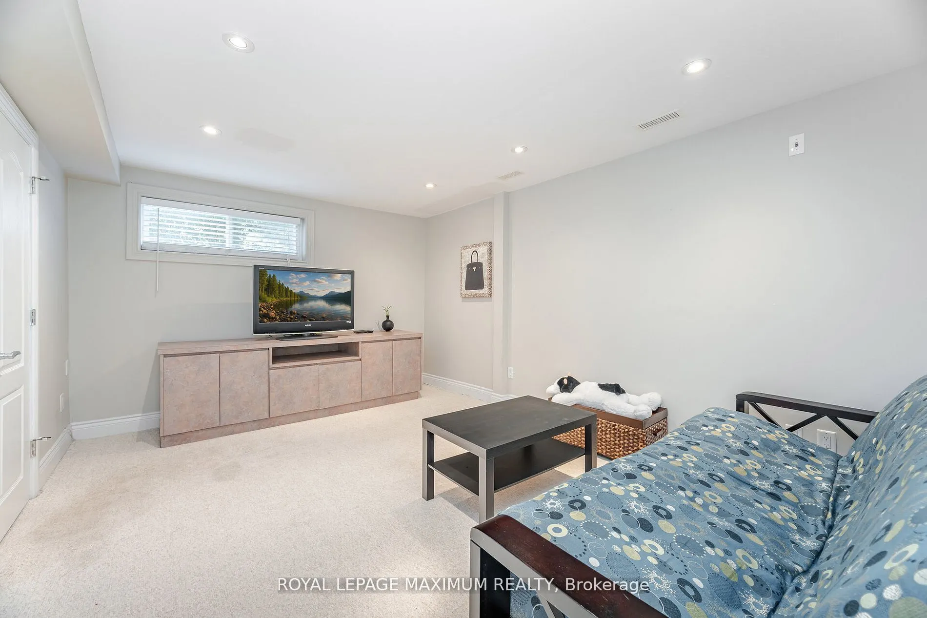 90 George Henry Boulevard, #17