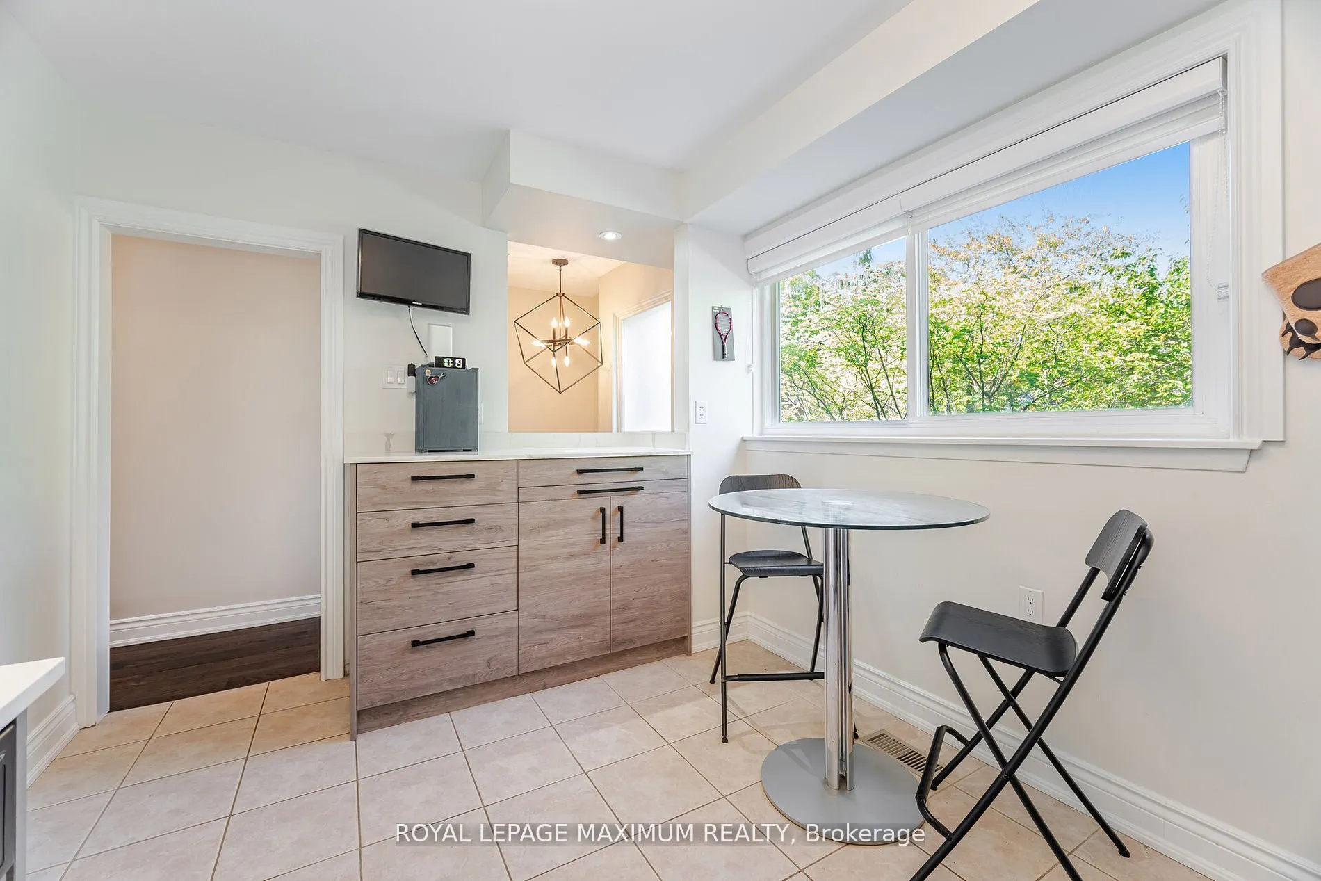 90 George Henry Boulevard, #17