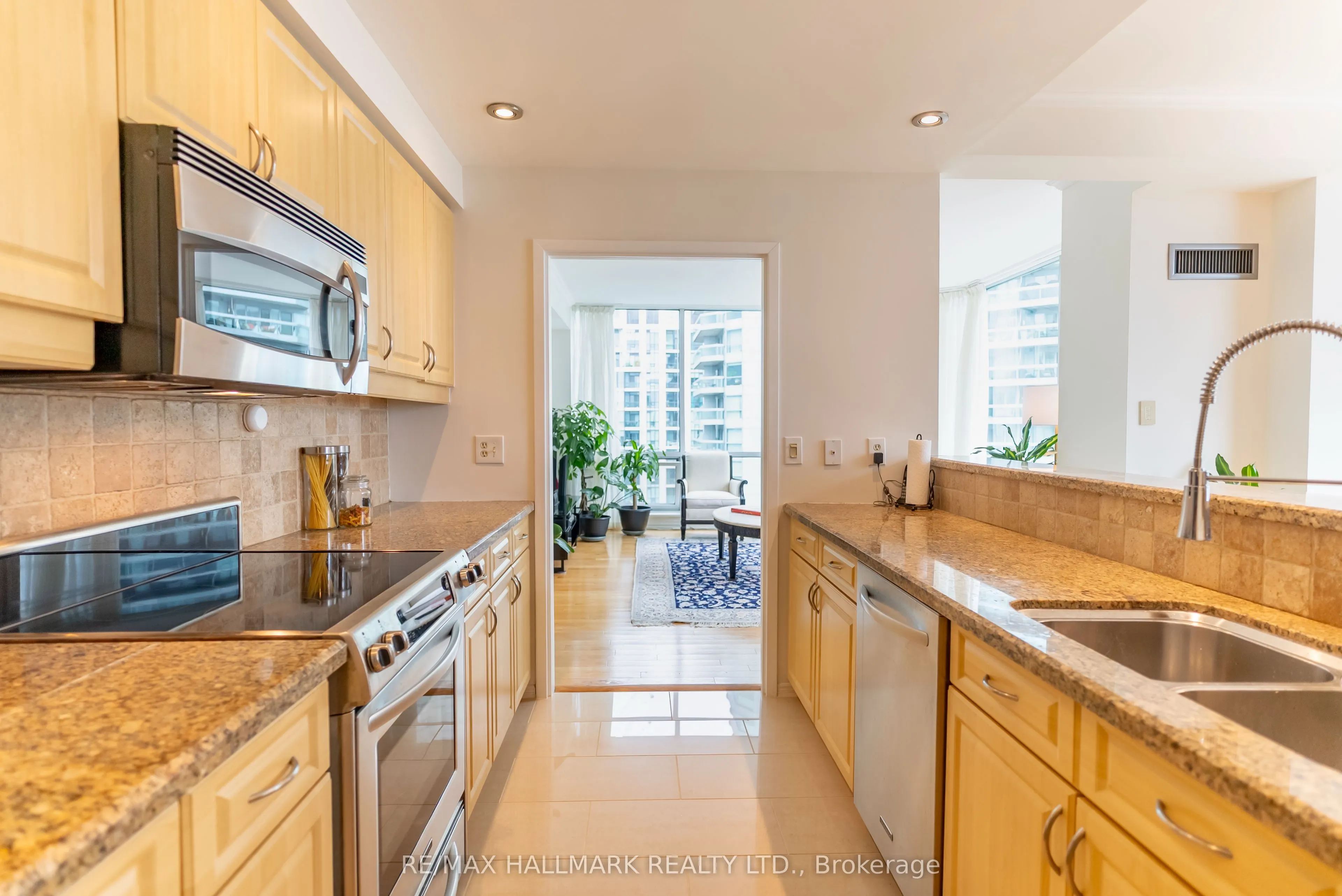 10 Queens Quay W, #Ph9