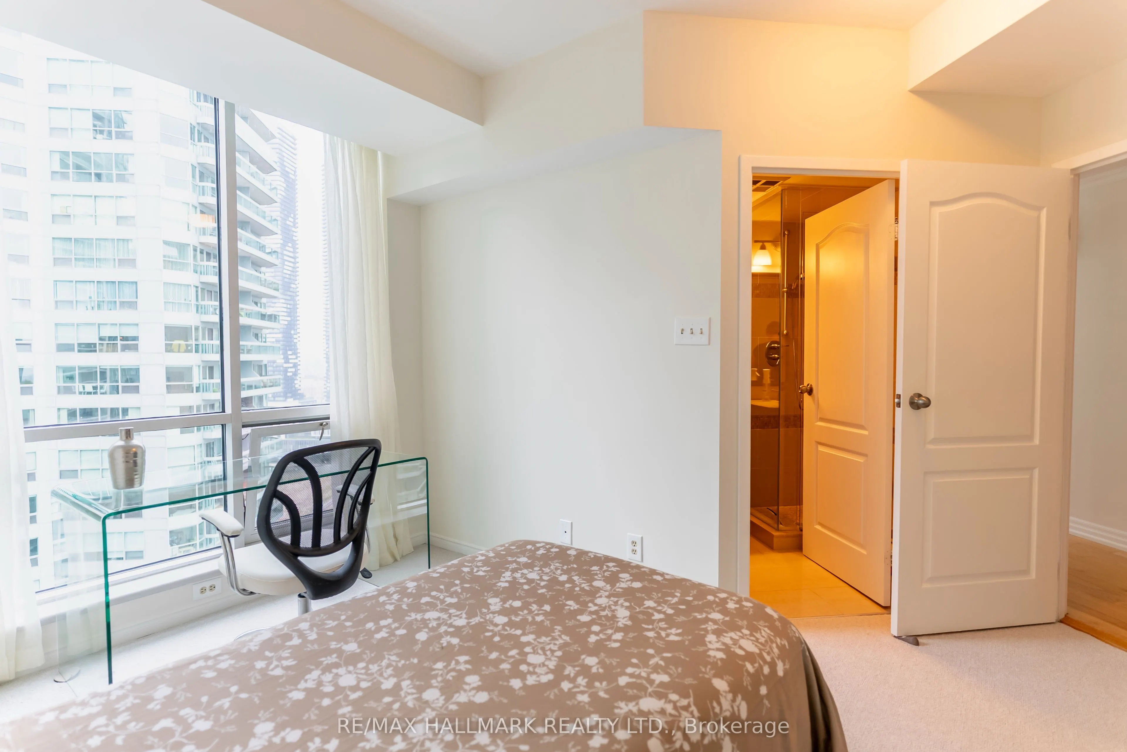 10 Queens Quay W, #Ph9