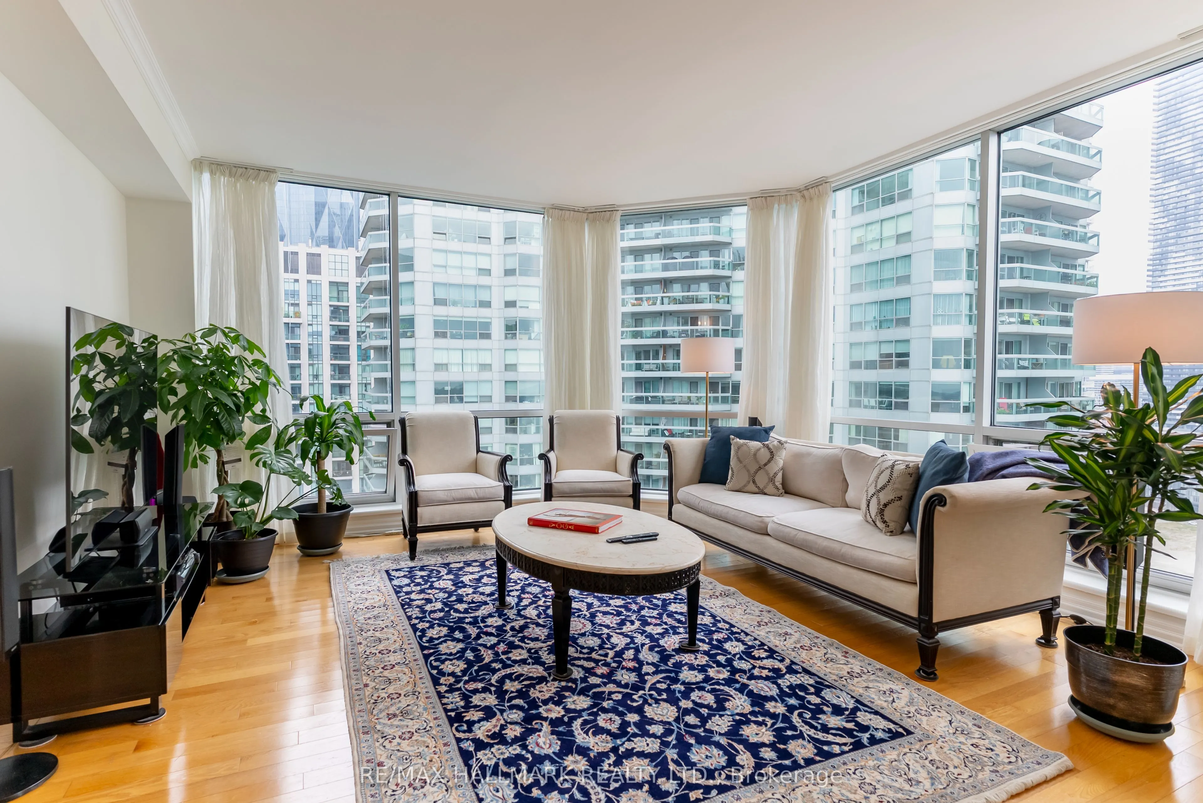 10 Queens Quay W, #Ph9