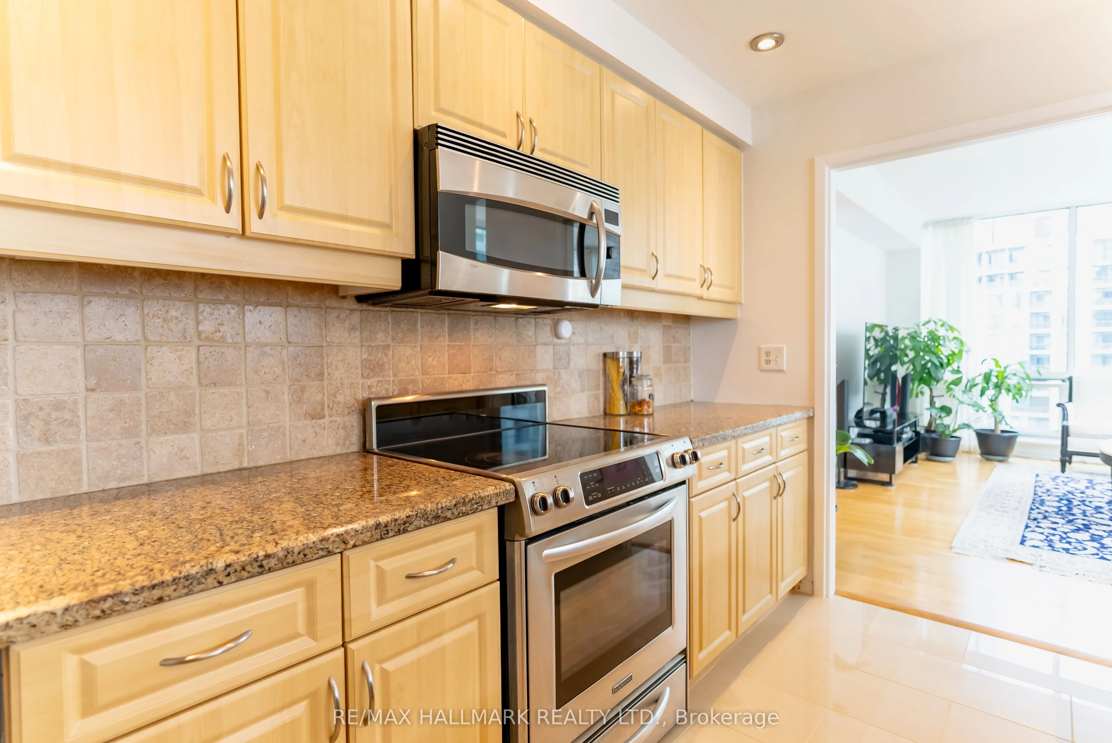 10 Queens Quay W, #Ph9