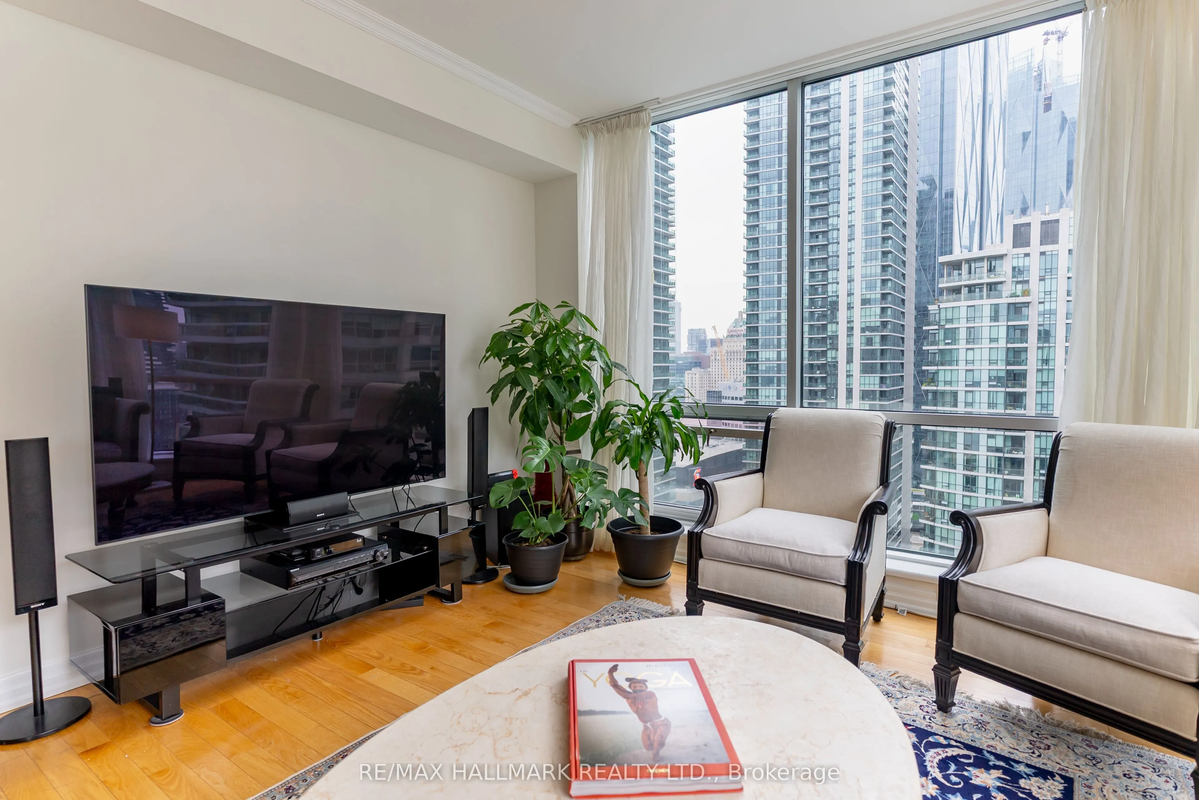 10 Queens Quay W, #Ph9